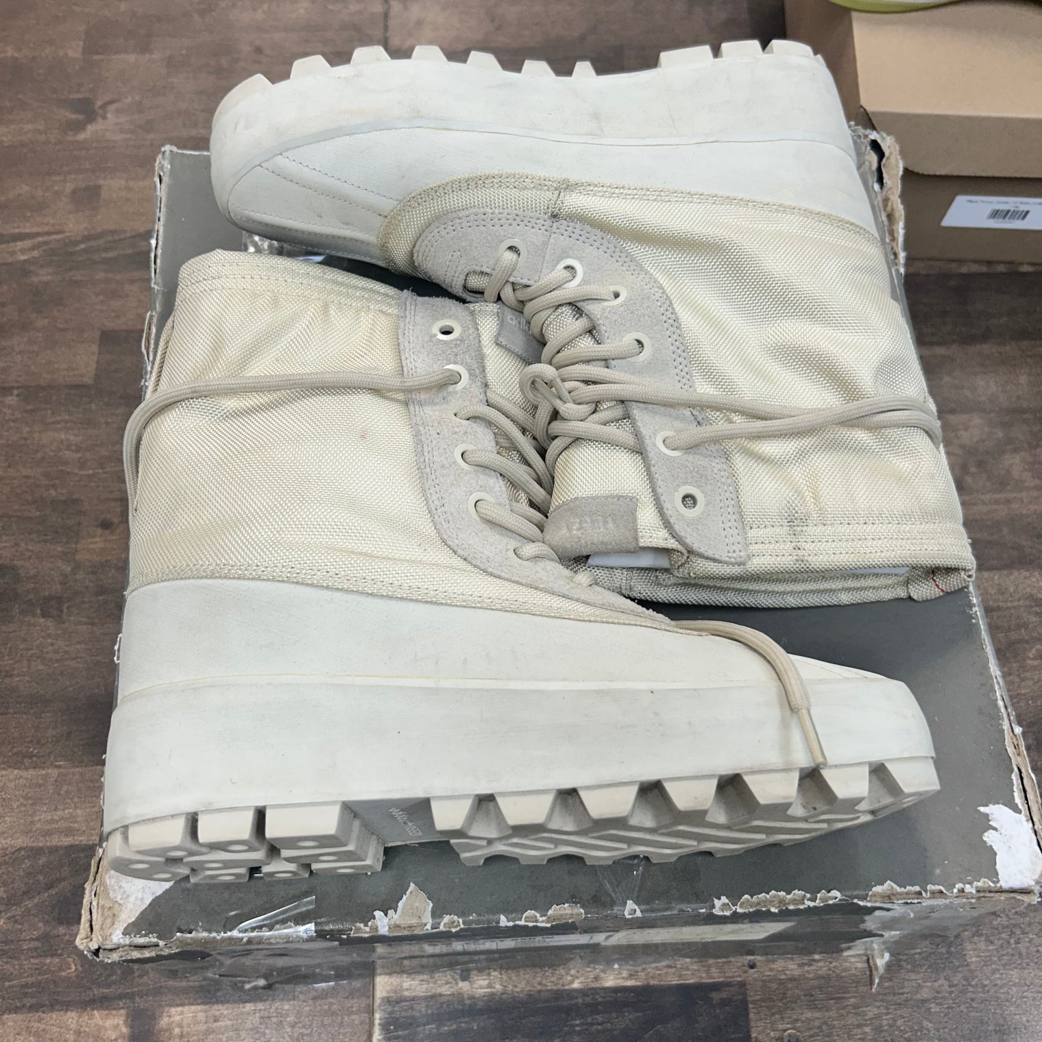 Turtle Dove Yeezy Boot 950 (W) (USED)