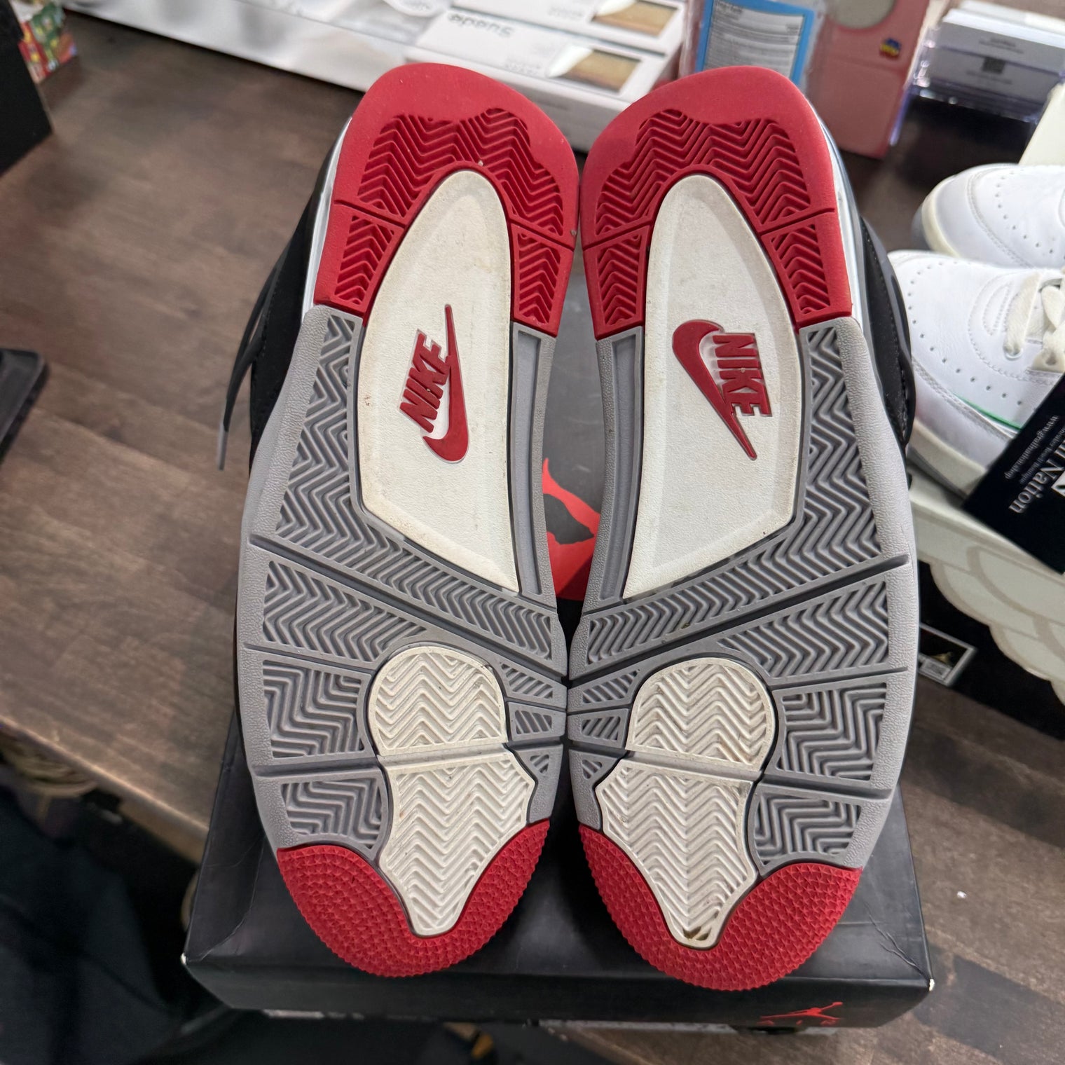 Bred Jordan 4 (2019) (USED)