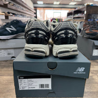 Silver Black New Balance 1906R (USED)