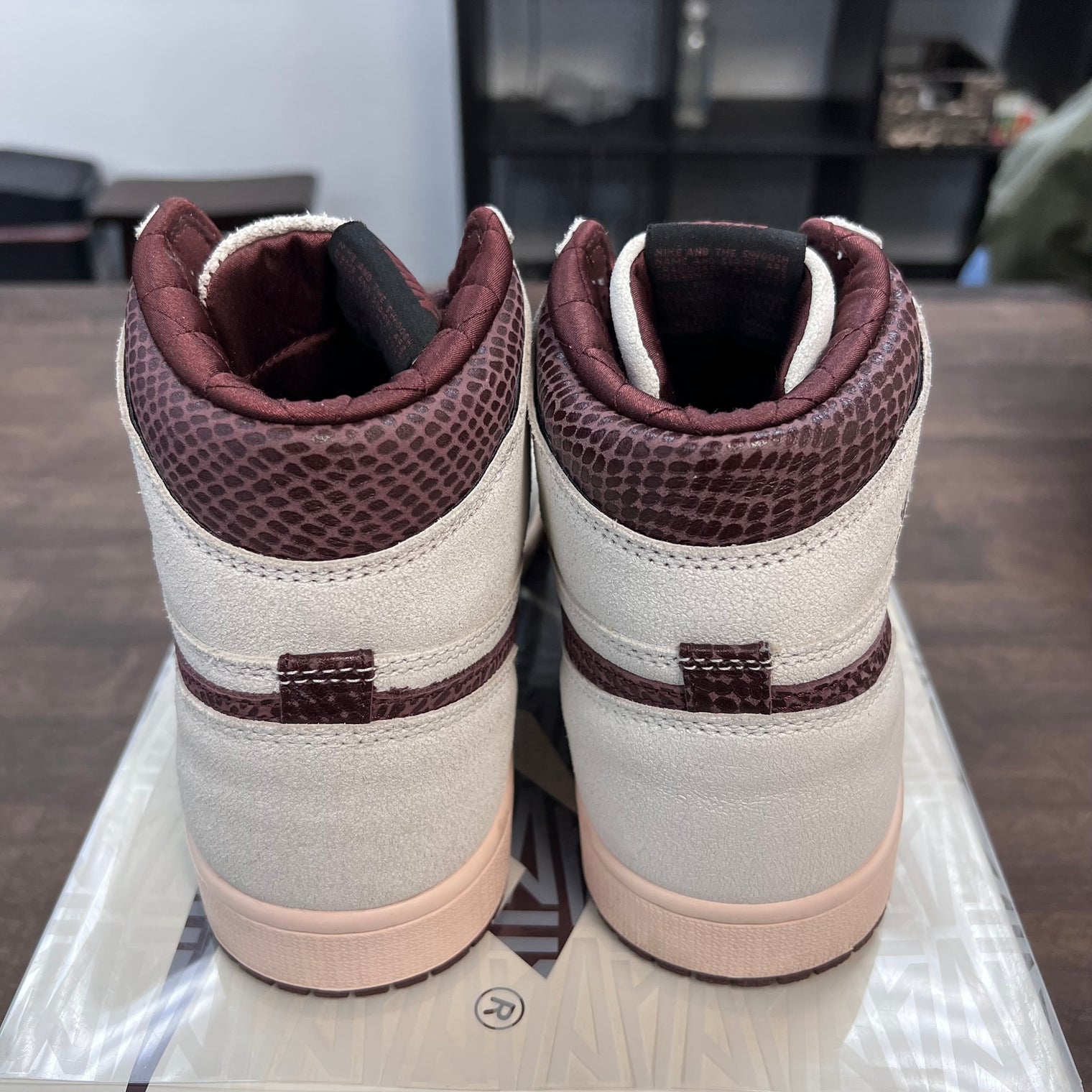 A Ma Maniere Jordan 1 High (USED)