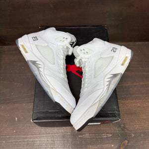 Jordan 5 Retro Metallic White (2015) Size 10.5 (Pre-Owned) - tag