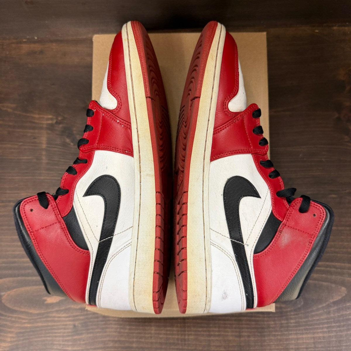 Jordan 1 Mid Chicago (2020) Size 11.5 (Pre-Owned) - Image 5