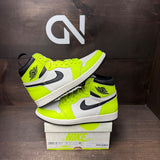 Jordan 1 Retro High OG Visionaire Size 9 (Pre-Owned) - front