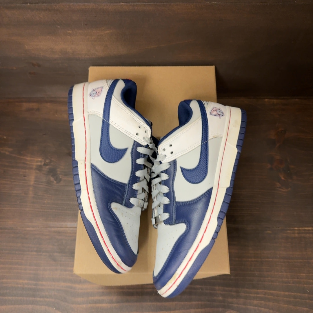 Nike Dunk Low EMB NBA 75th Anniversary Brooklyn Nets Size 9 (Pre-Owned) - Image 2