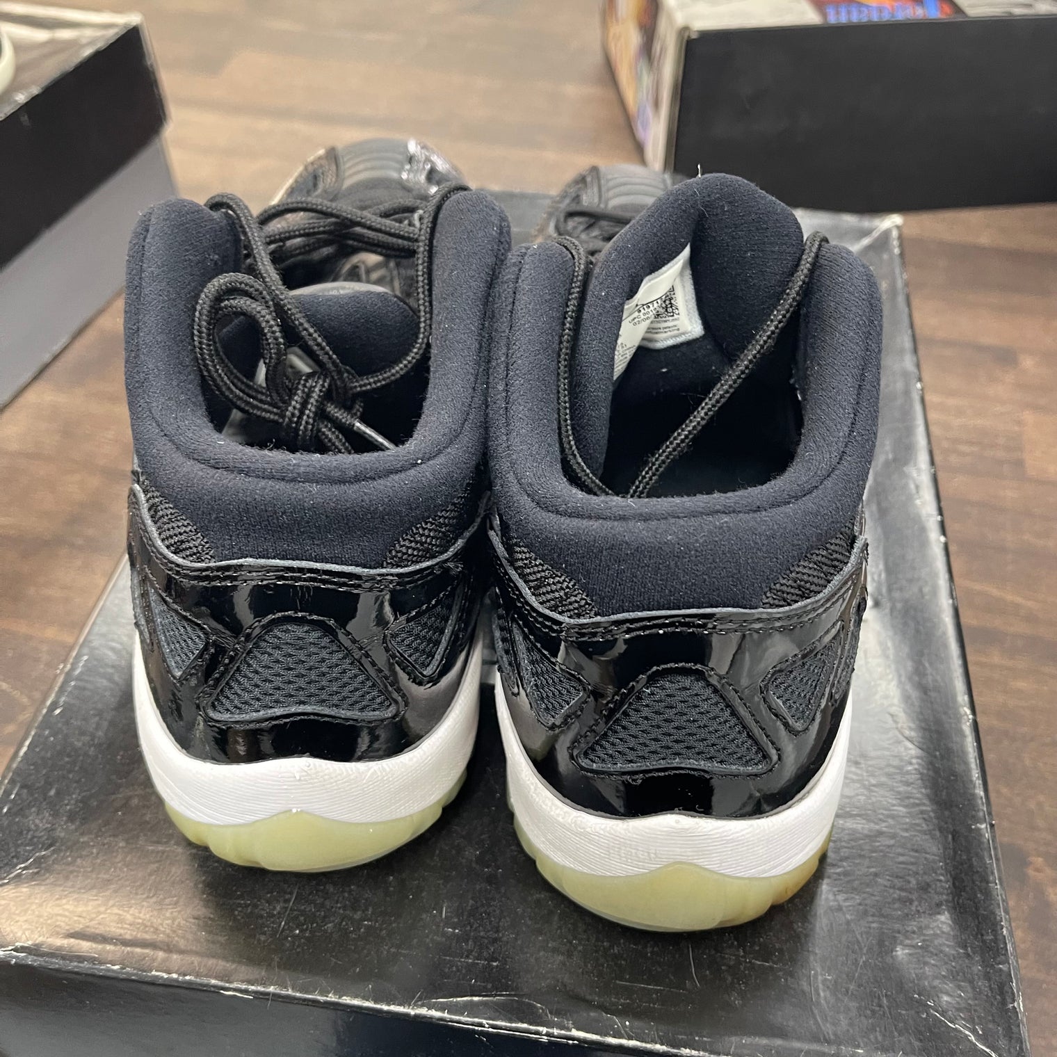 Space Jam Jordan 11 Low IE (USED)