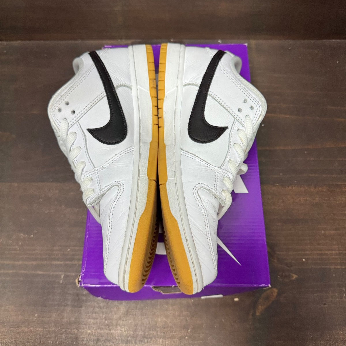 Nike SB Dunk Low Pro White Gum Size 8.5 (Pre-Owned) - tag