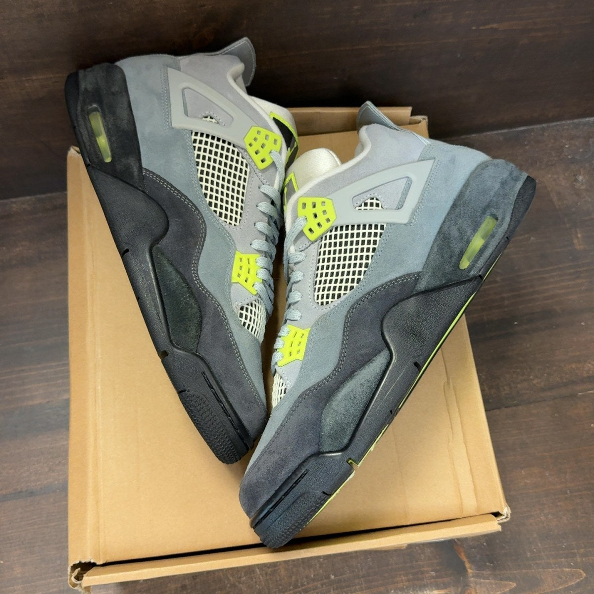 Jordan 4 Retro SE 95 Neon Size 11.5 (Pre-Owned) - Image 2