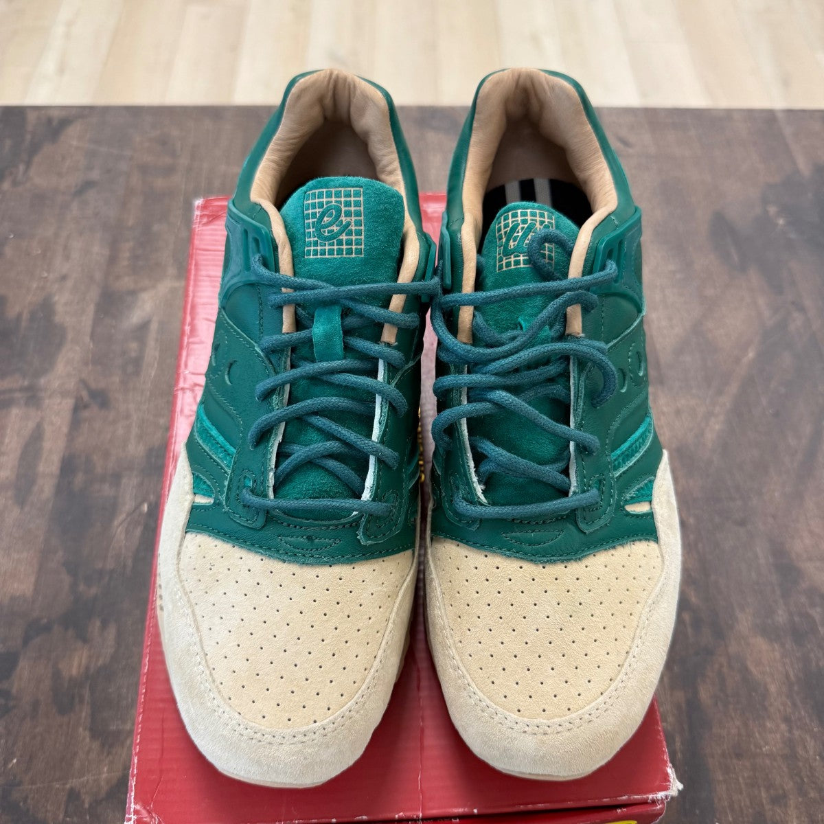 Saucony Grid SD Originators EddieWinKicks 97 Taurus Size 10 (Pre-Owned) - Image 2