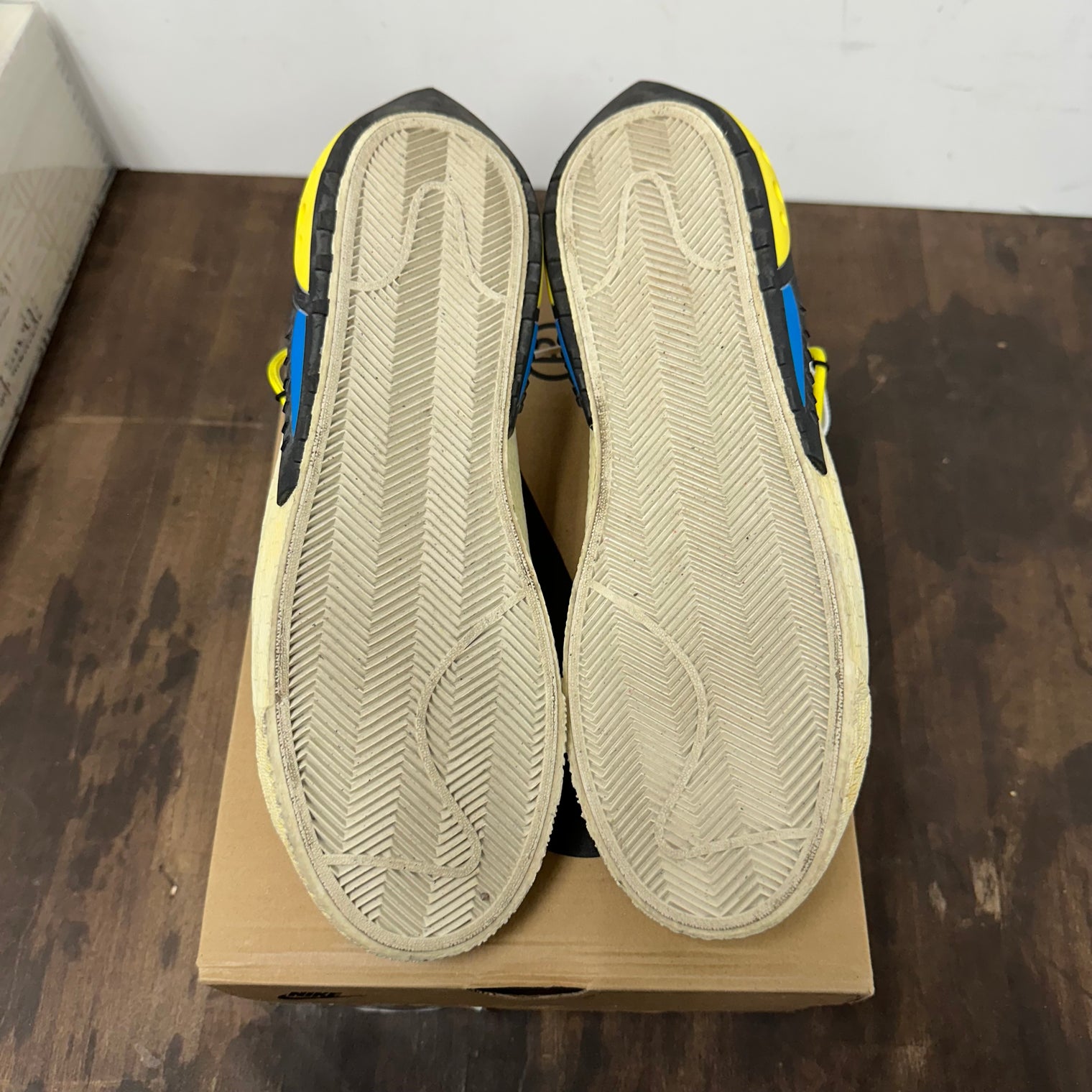 Off-White University Red Blazer Low (USED)