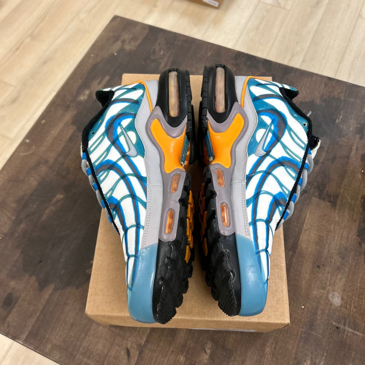 Nike Air Max Plus Deluxe Size 11.5 (Pre-Owned) - Image 3