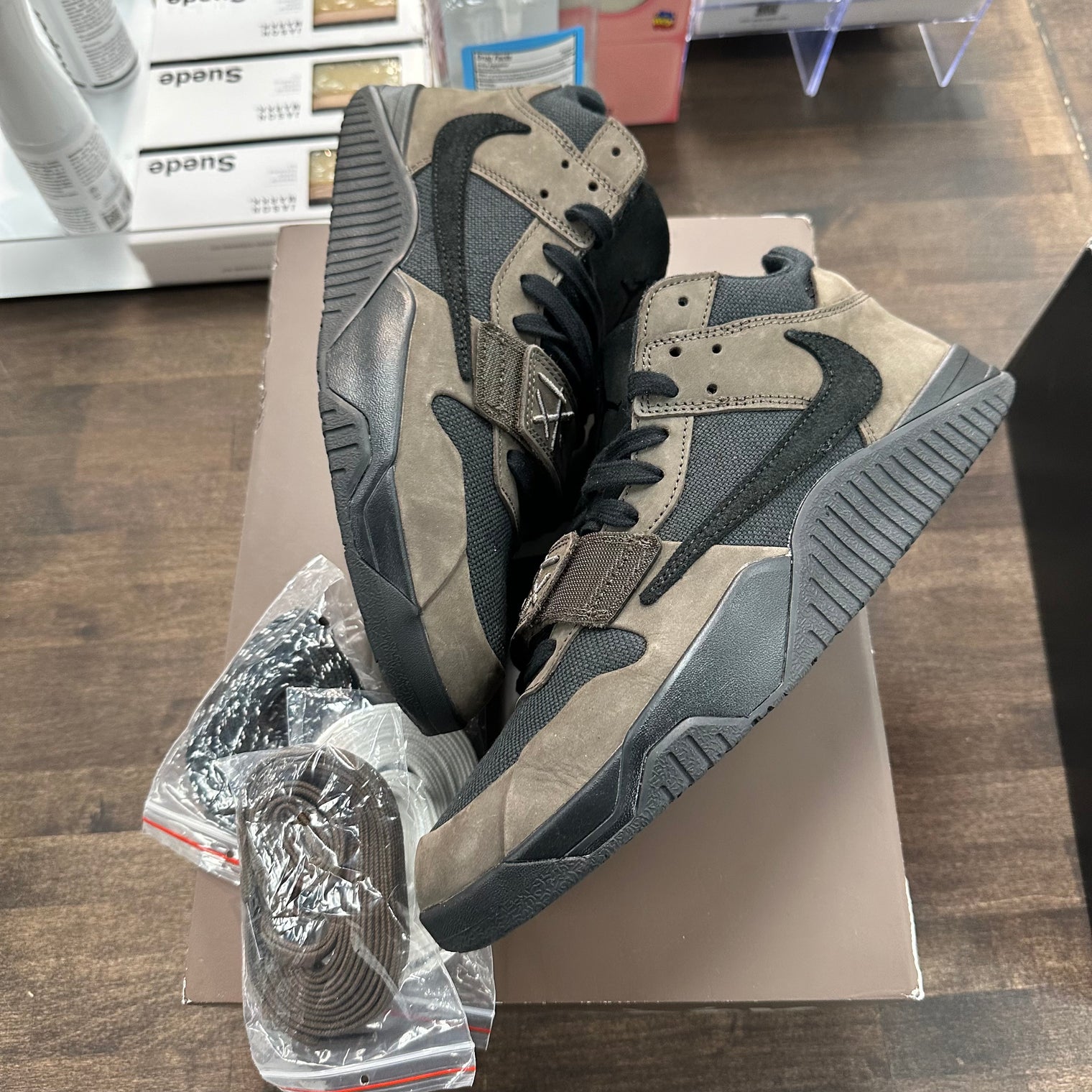 Dark Mocha Travis Scott Jumpman Jack (USED)