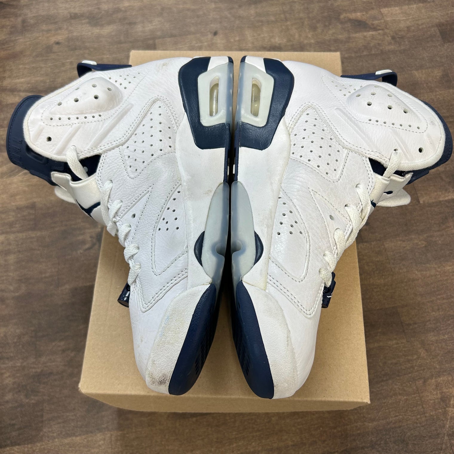 Midnight Navy Jordan 6 Retro (Used, No Box)