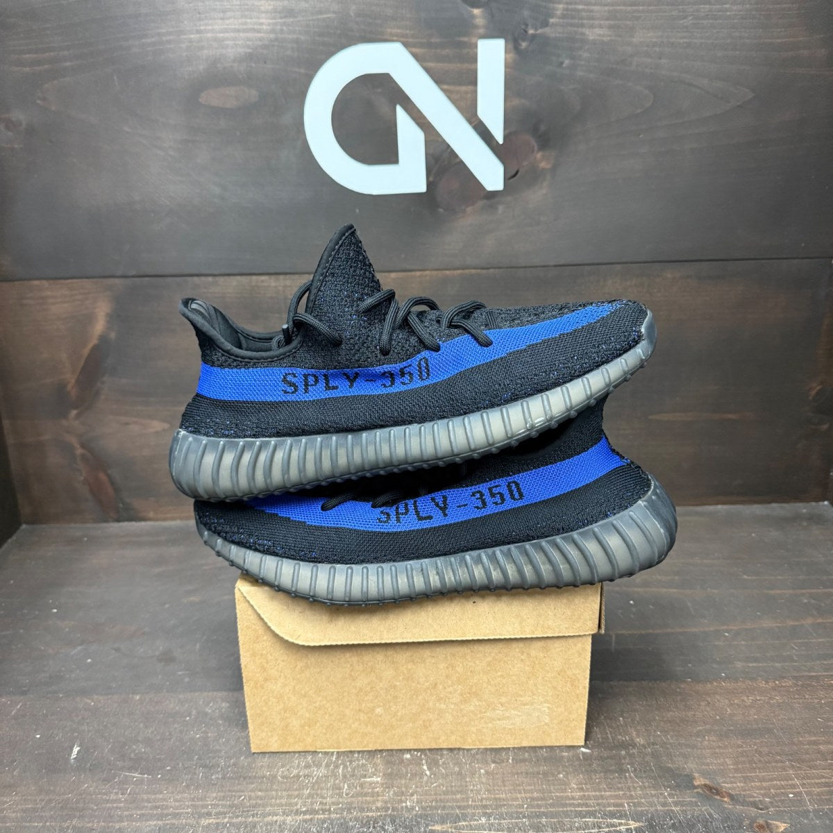 adidas Yeezy Boost 350 V2 Dazzling Blue Size 9.5 (Pre-Owned) - Image 1
