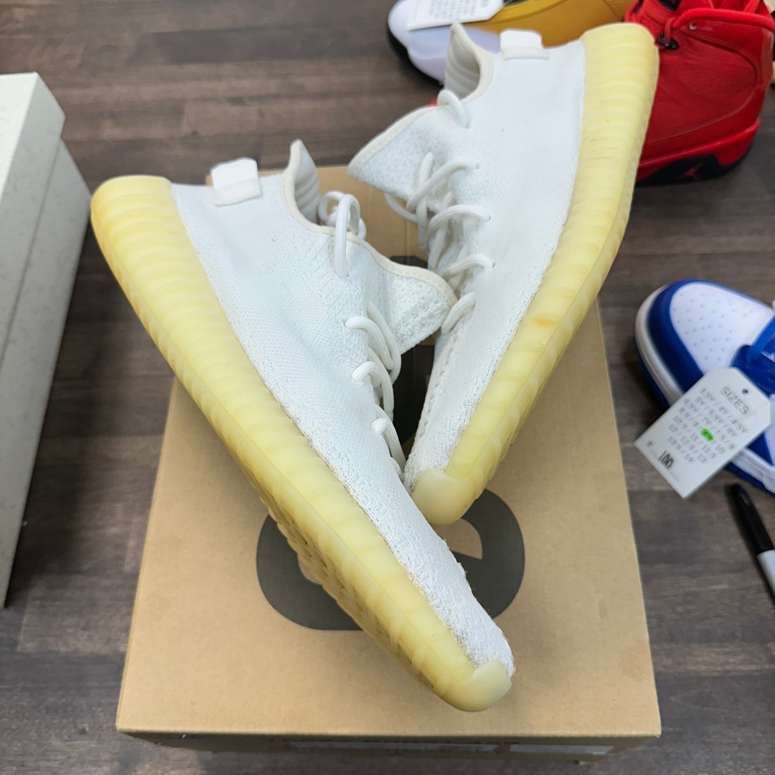 Cream Yeezy 350 (USED)