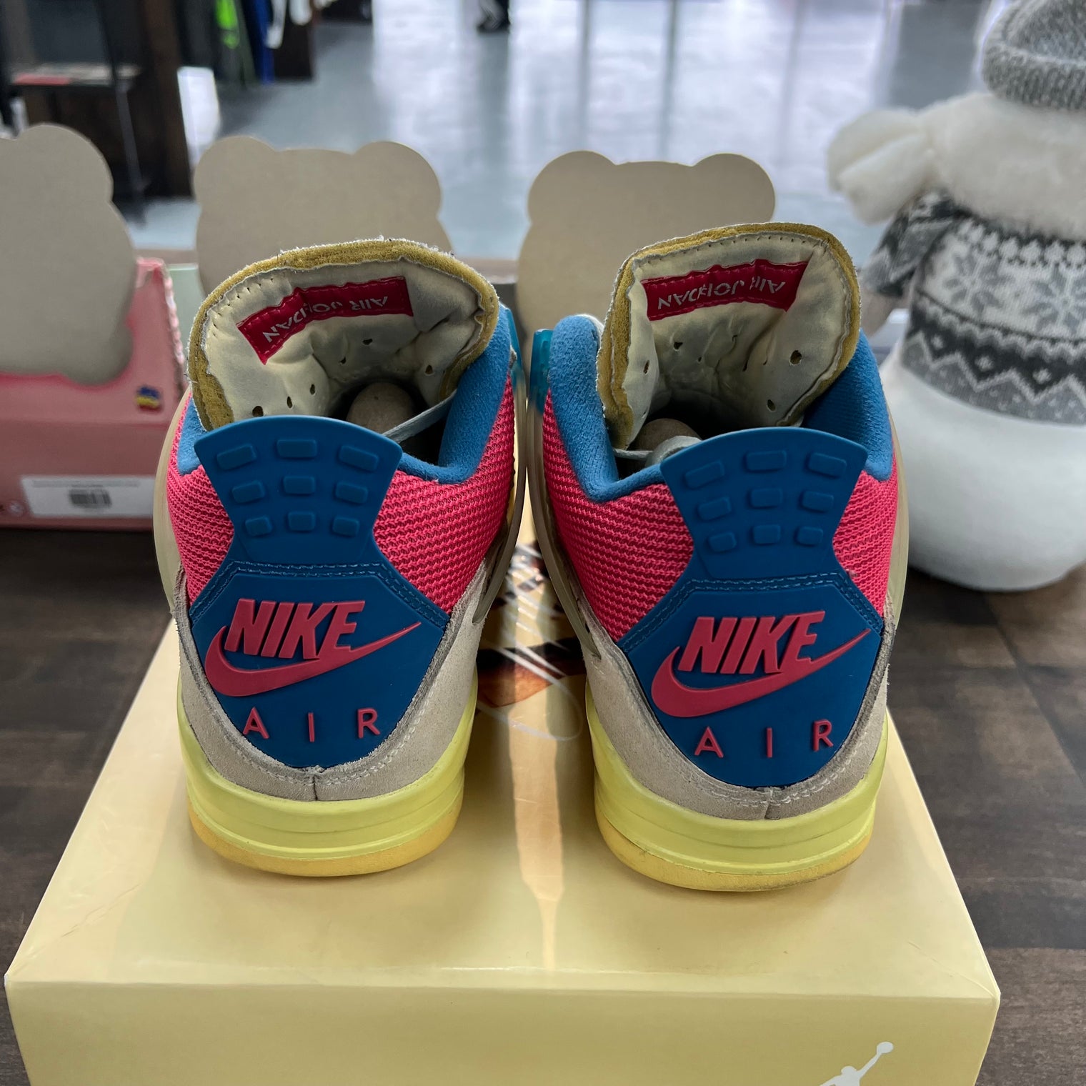 Union Jordan 4 Guava (USED)