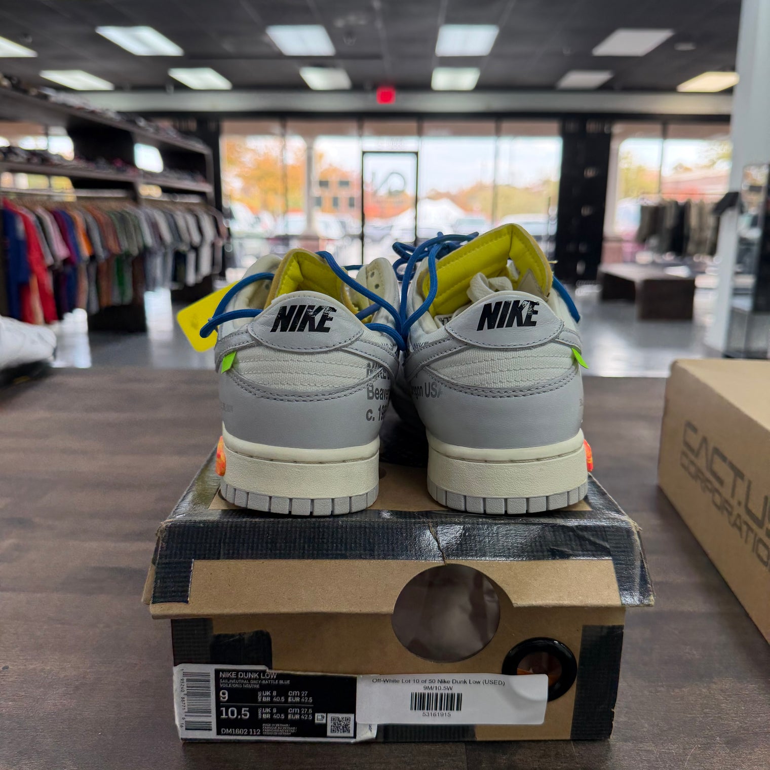 Off-White Lot 10 of 50 Nike Dunk Low (USED)