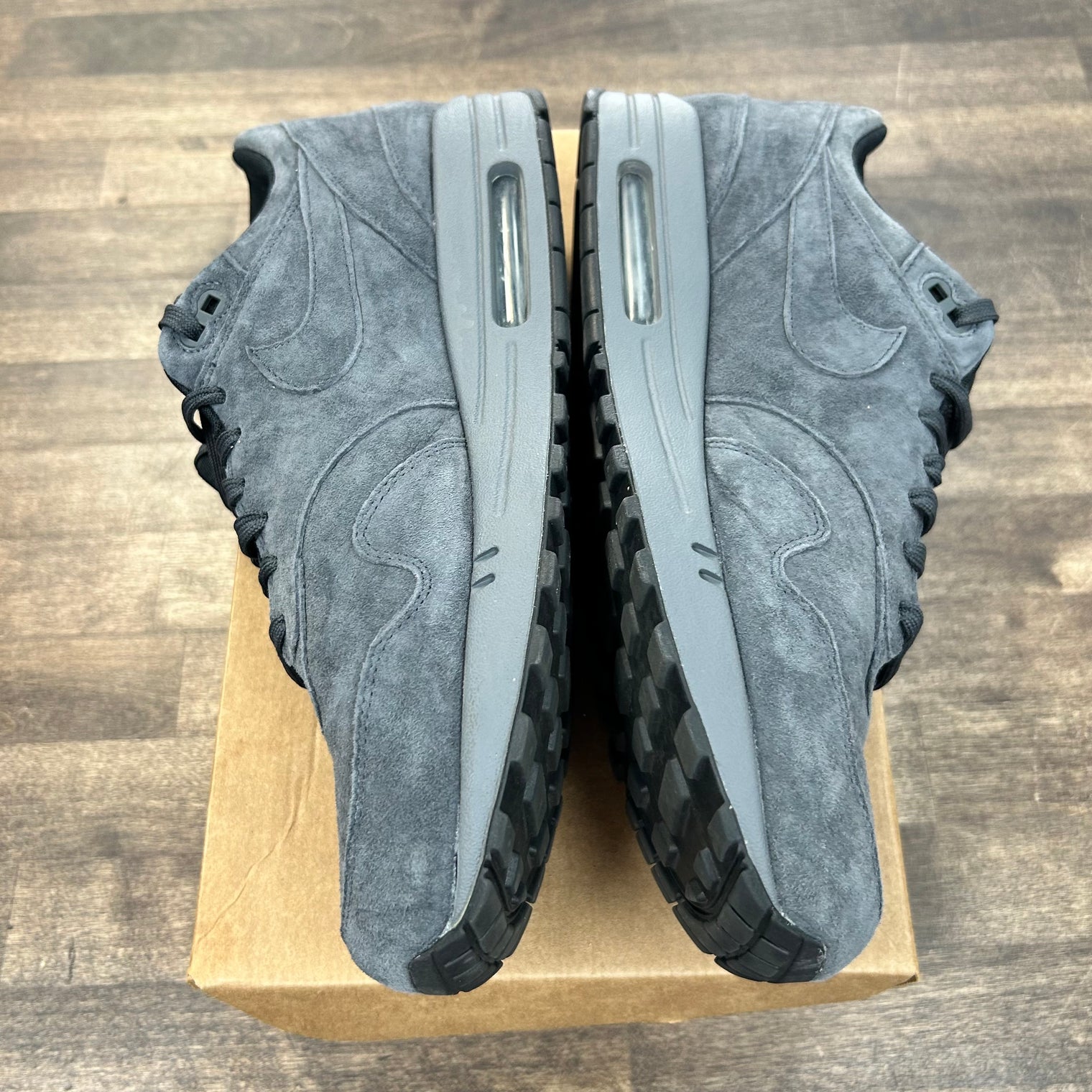 Anthracite Air Max 1 (2018) (USED, No Box)