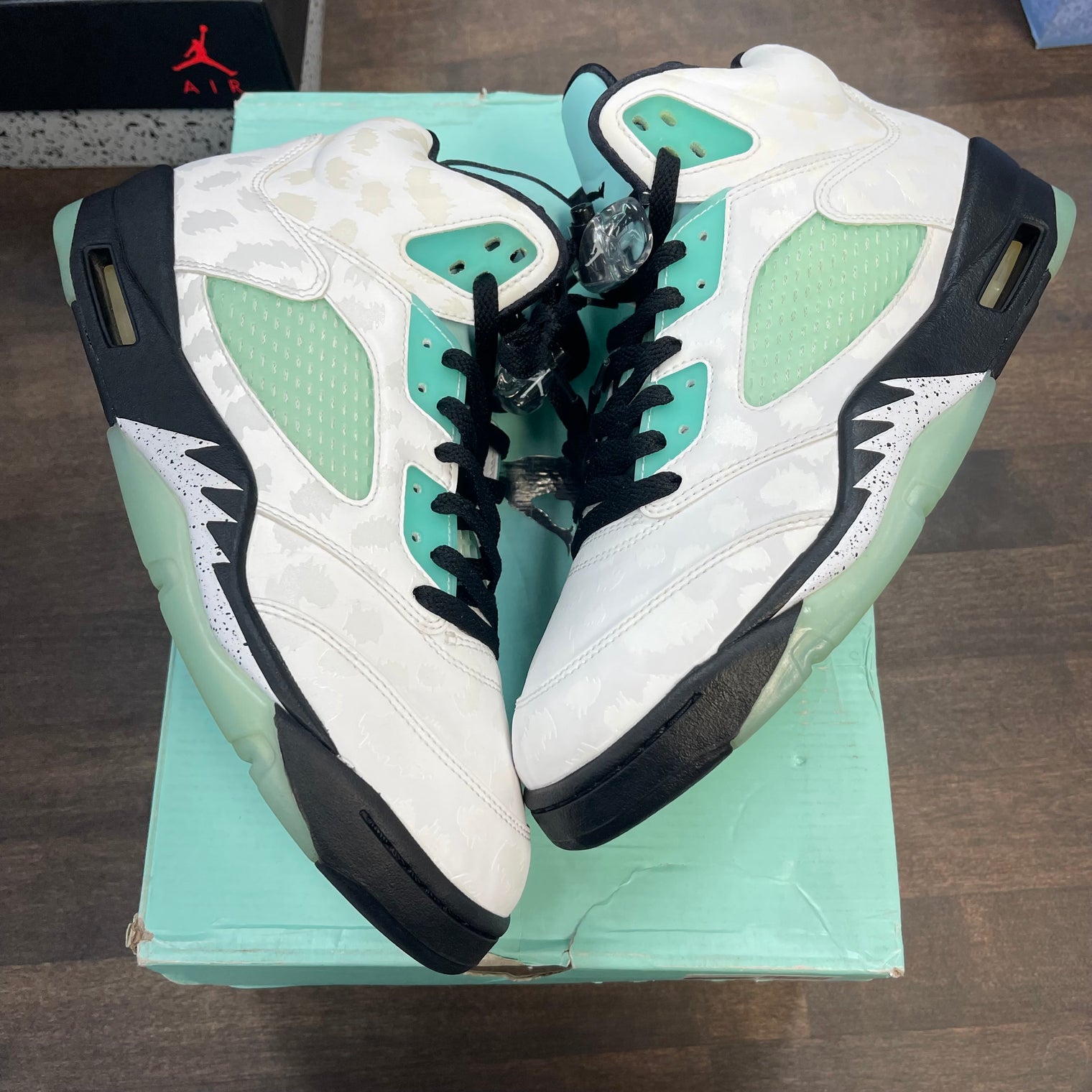 Island Green Jordan 5 (USED)