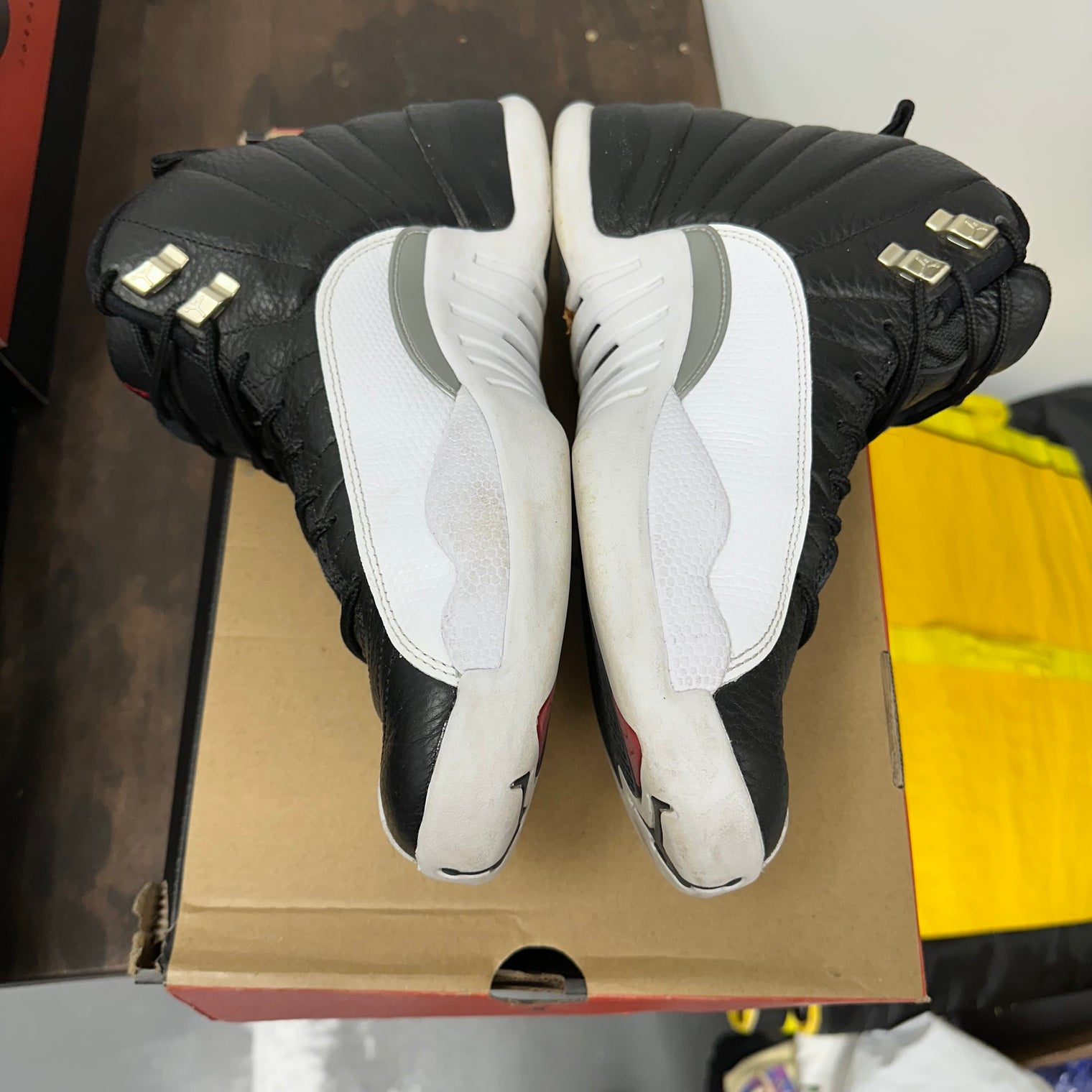 Playoff Jordan 12 Retro (USED)