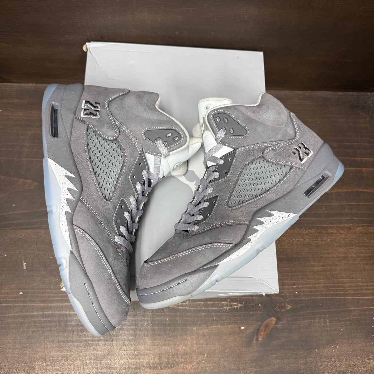 Jordan 5 Retro Wolf Grey (2026) Size 13 (Pre-Owned) - tag