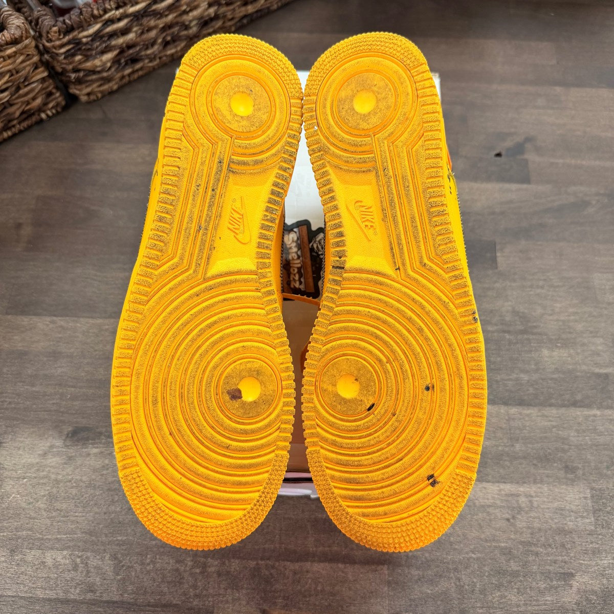 Nike Air Force 1 Low Off-White ICA University Gold - Image 5