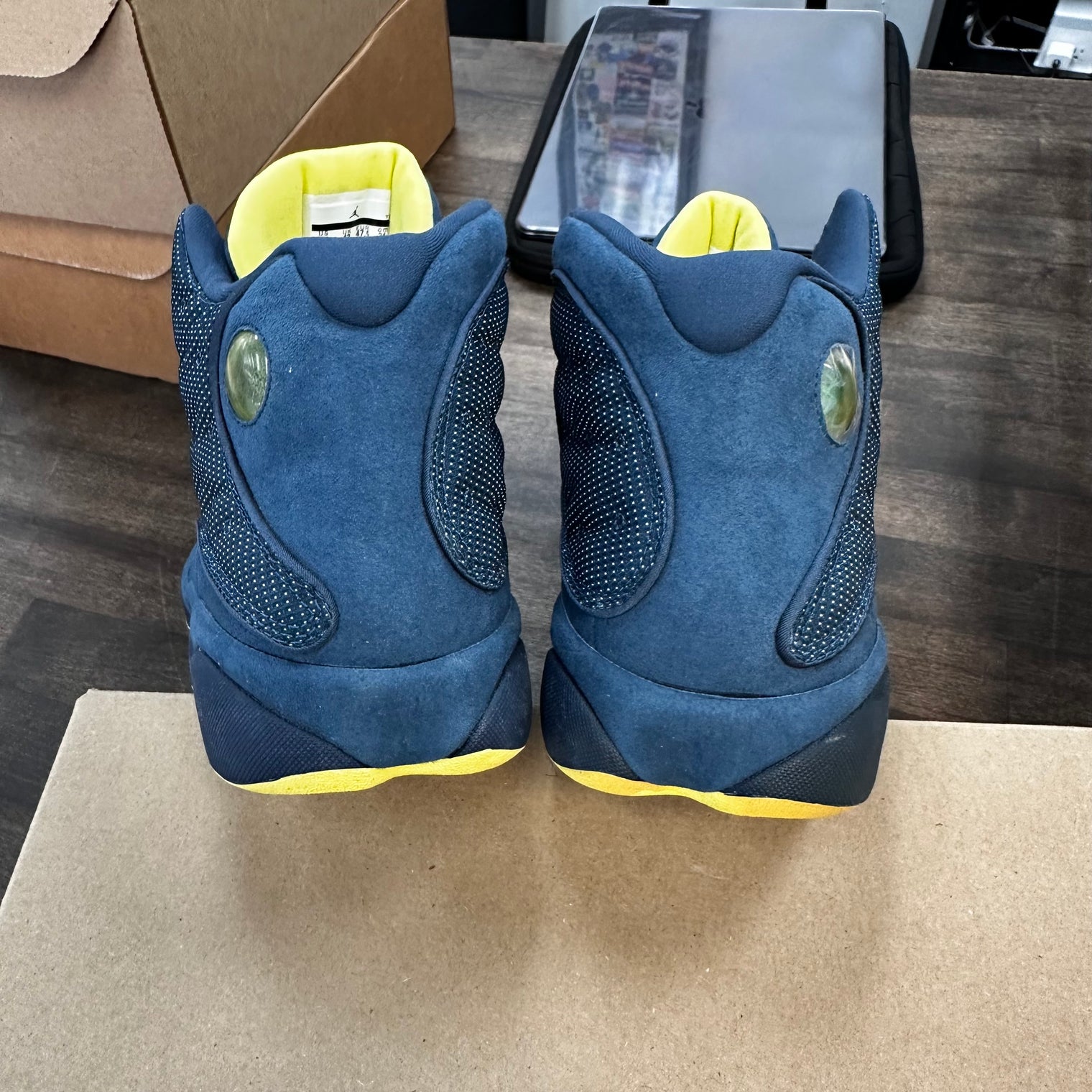 Squadron Jordan 13 (early signs of separation) (USED,No Box)