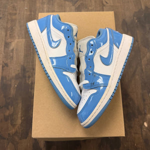 Jordan 1 Low SE Legend Blue Patent (GS) Size 4Y (Pre-Owned) - Image 1