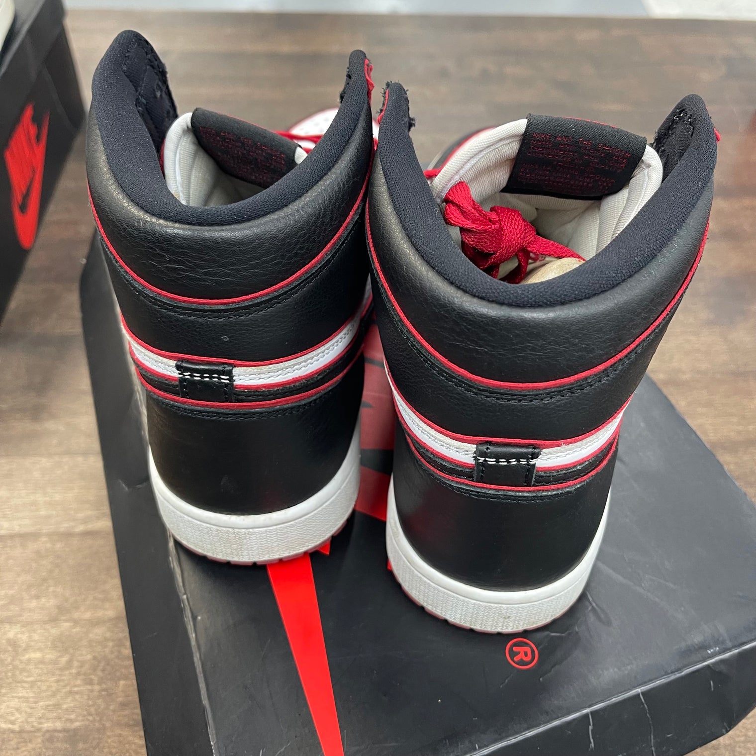 Bloodline Jordan 1 High (USED)