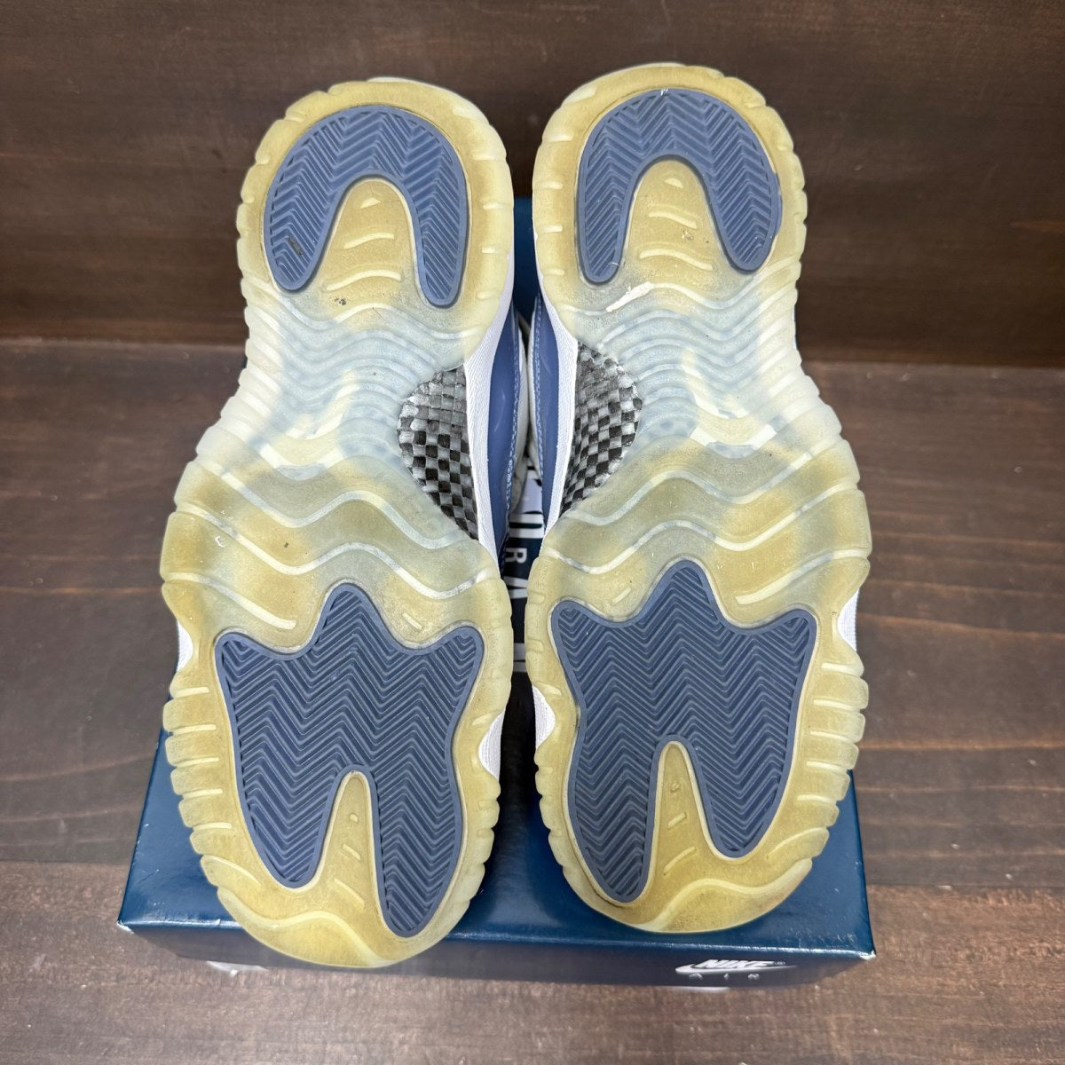 Jordan 11 Retro Low Diffused Blue (GS) - Image 6