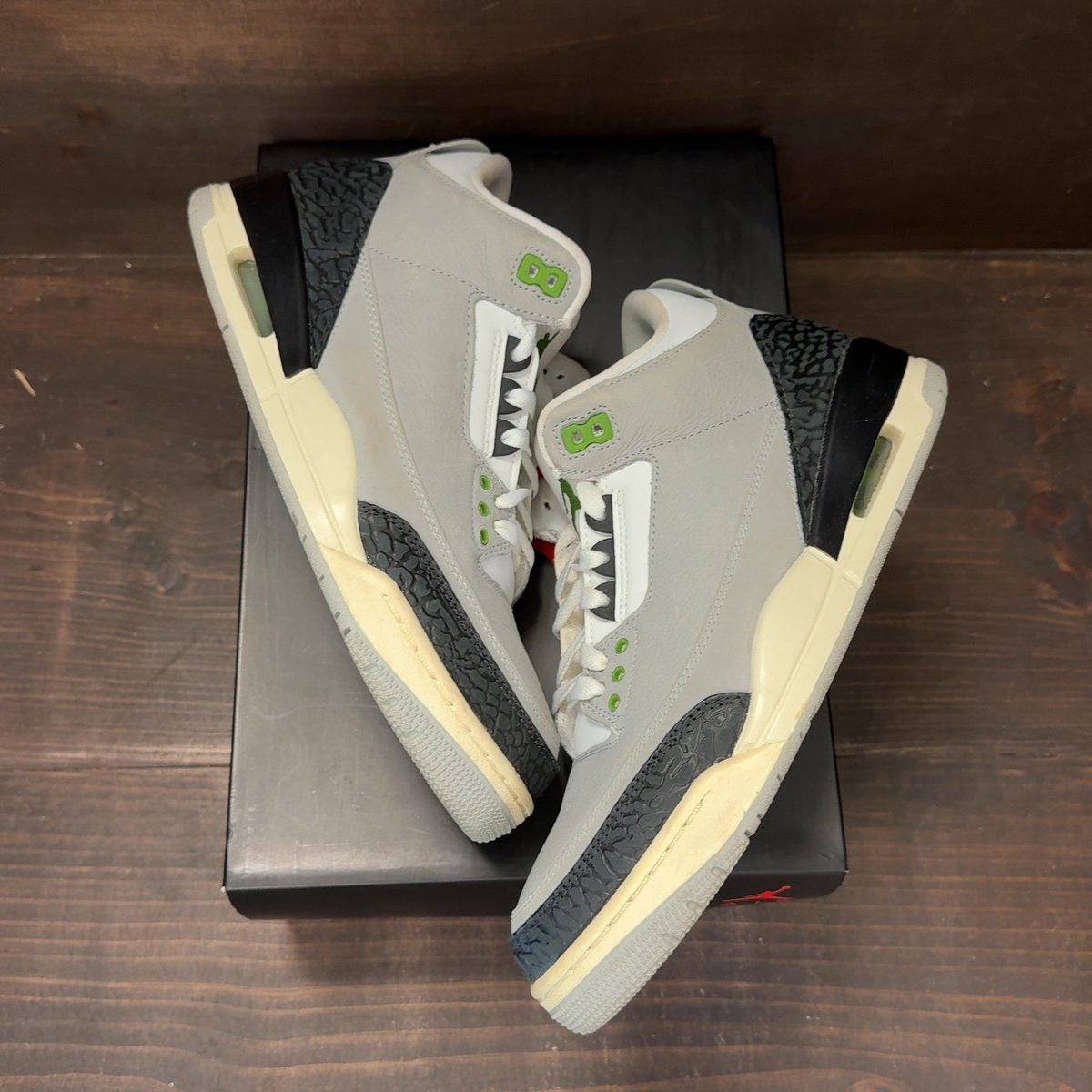 Jordan 3 Retro Chlorophyll Size 8.5 (Pre-Owned) - back