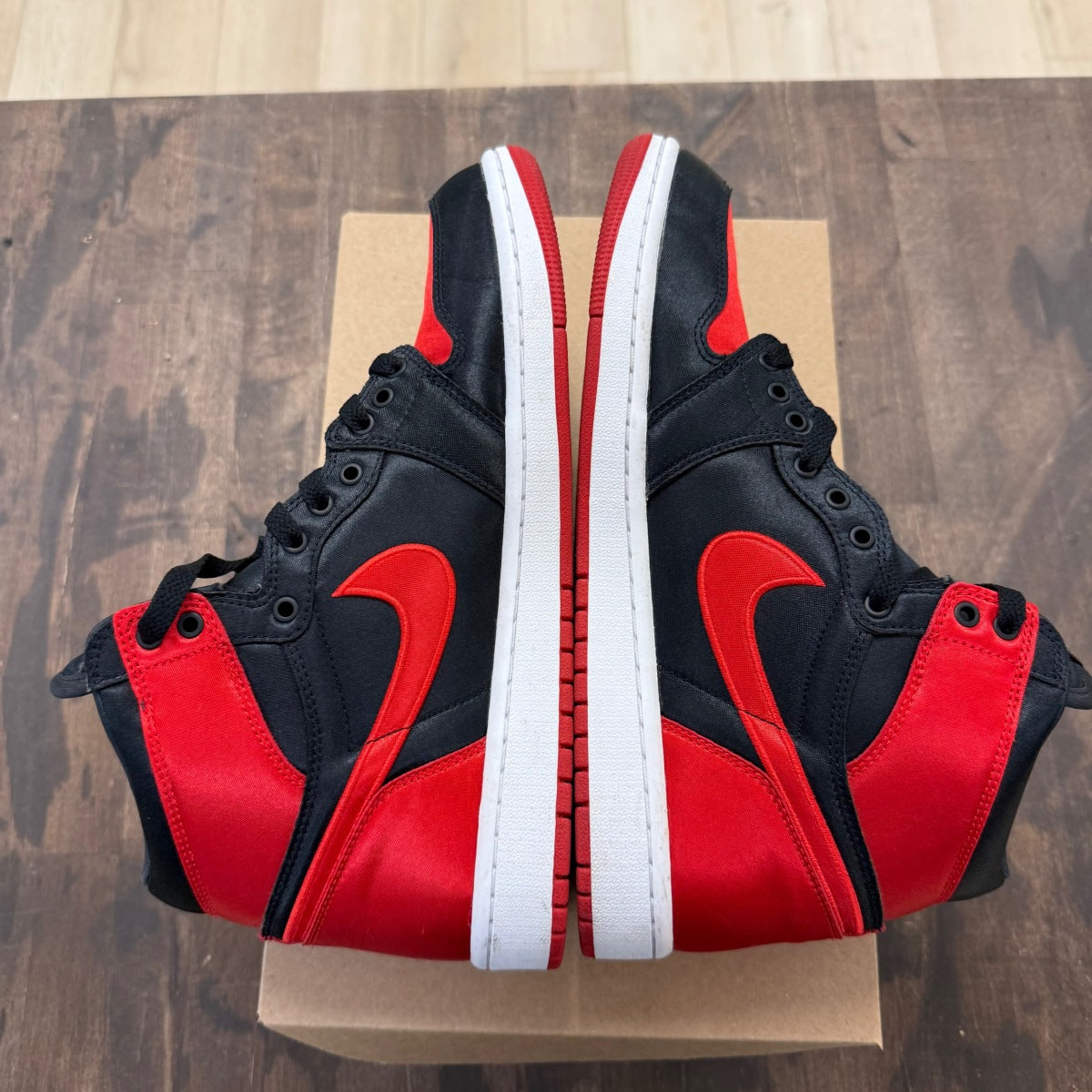 Jordan 1 Retro High OG Satin Bred (Women's) Size 11W (Pre-Owned) - Image 5