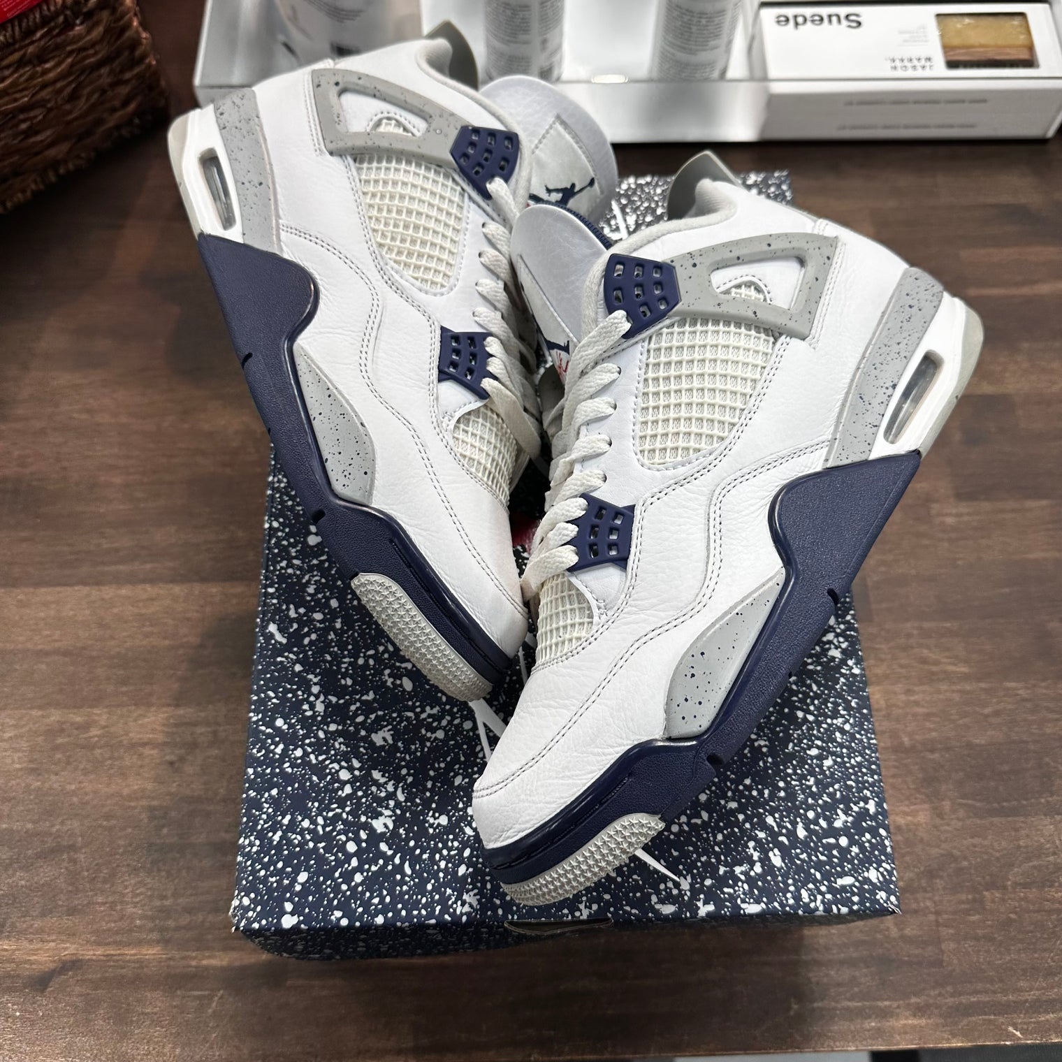 Midnight Navy Jordan 4 (USED)