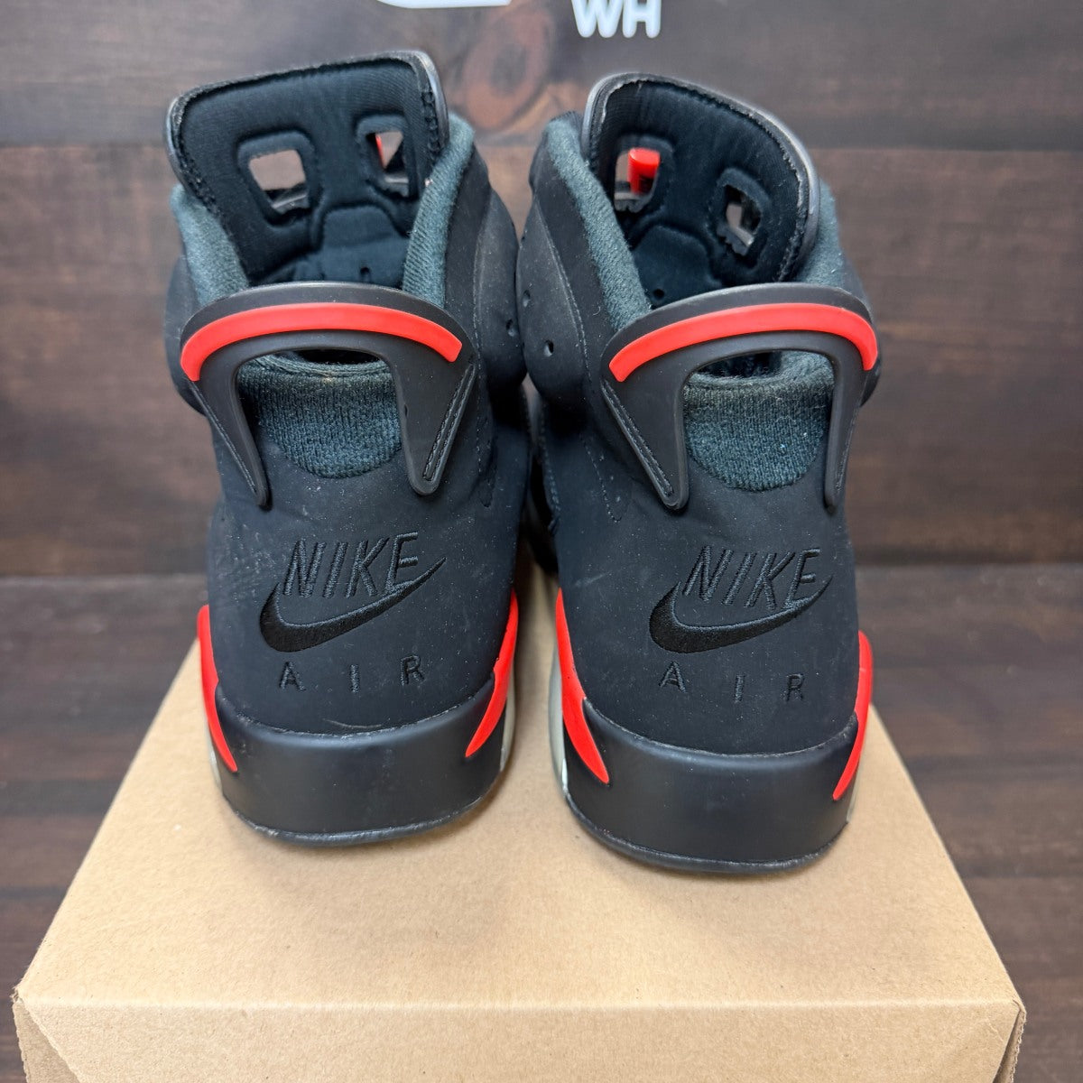 Jordan 6 Retro Black Infrared (2019) Size 10.5 (Pre-Owned) - Image 4