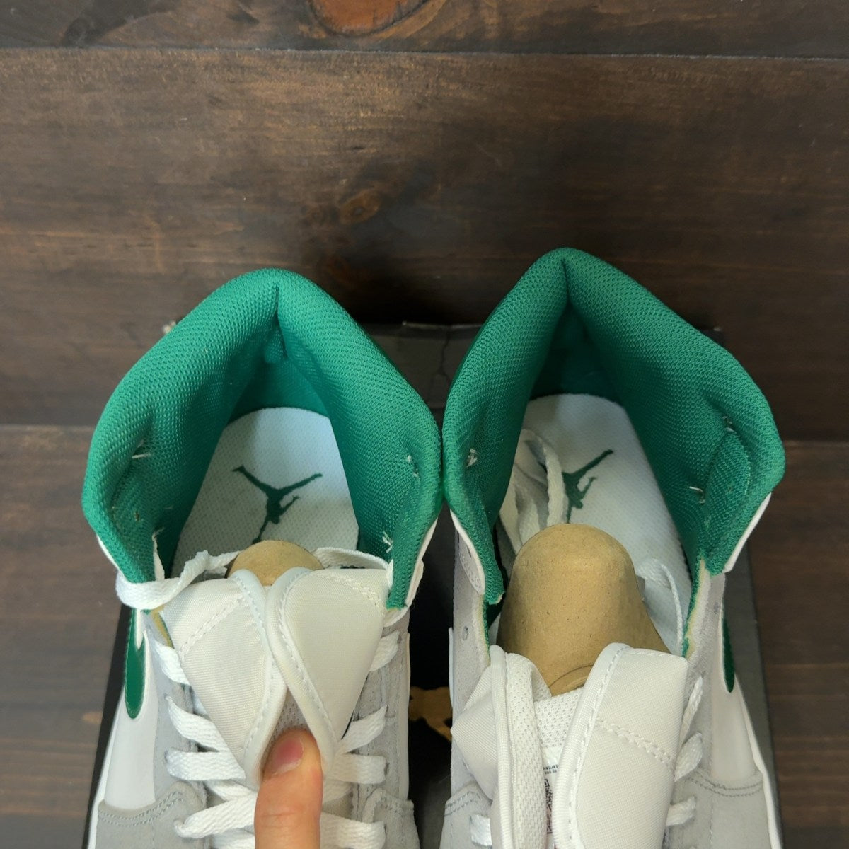Jordan 1 Mid SE Grey Green - Image 4