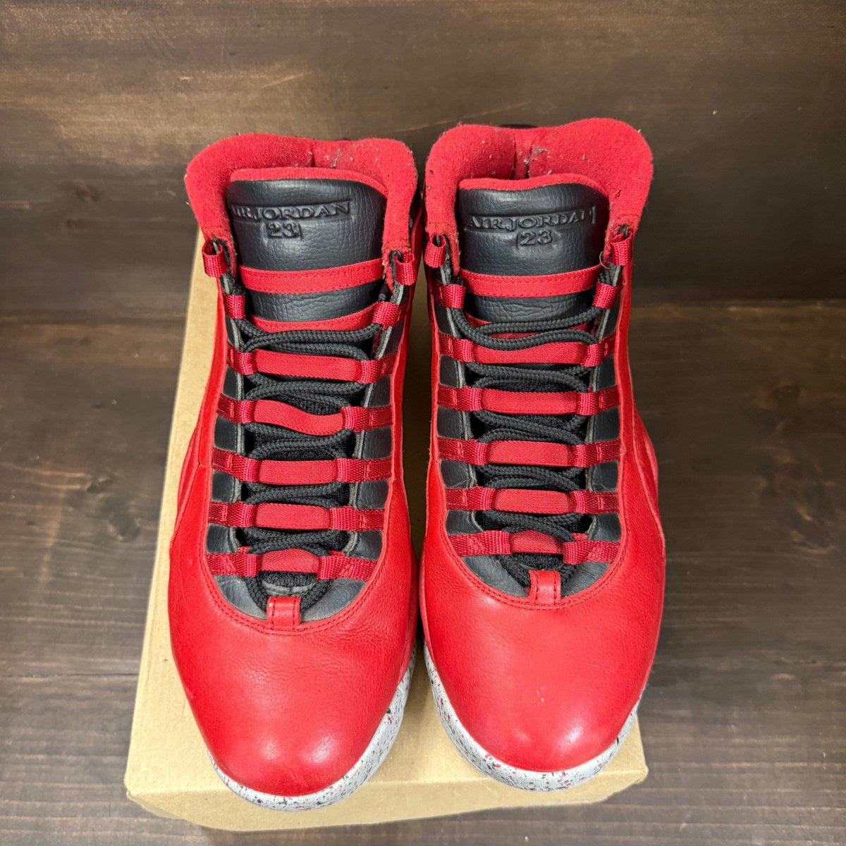 Jordan 10 Retro Bulls Over Broadway Size 11 (Pre-Owned) - Image 3