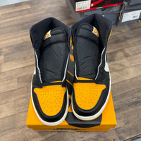 Taxi Jordan 1 High (Lightly Worn)