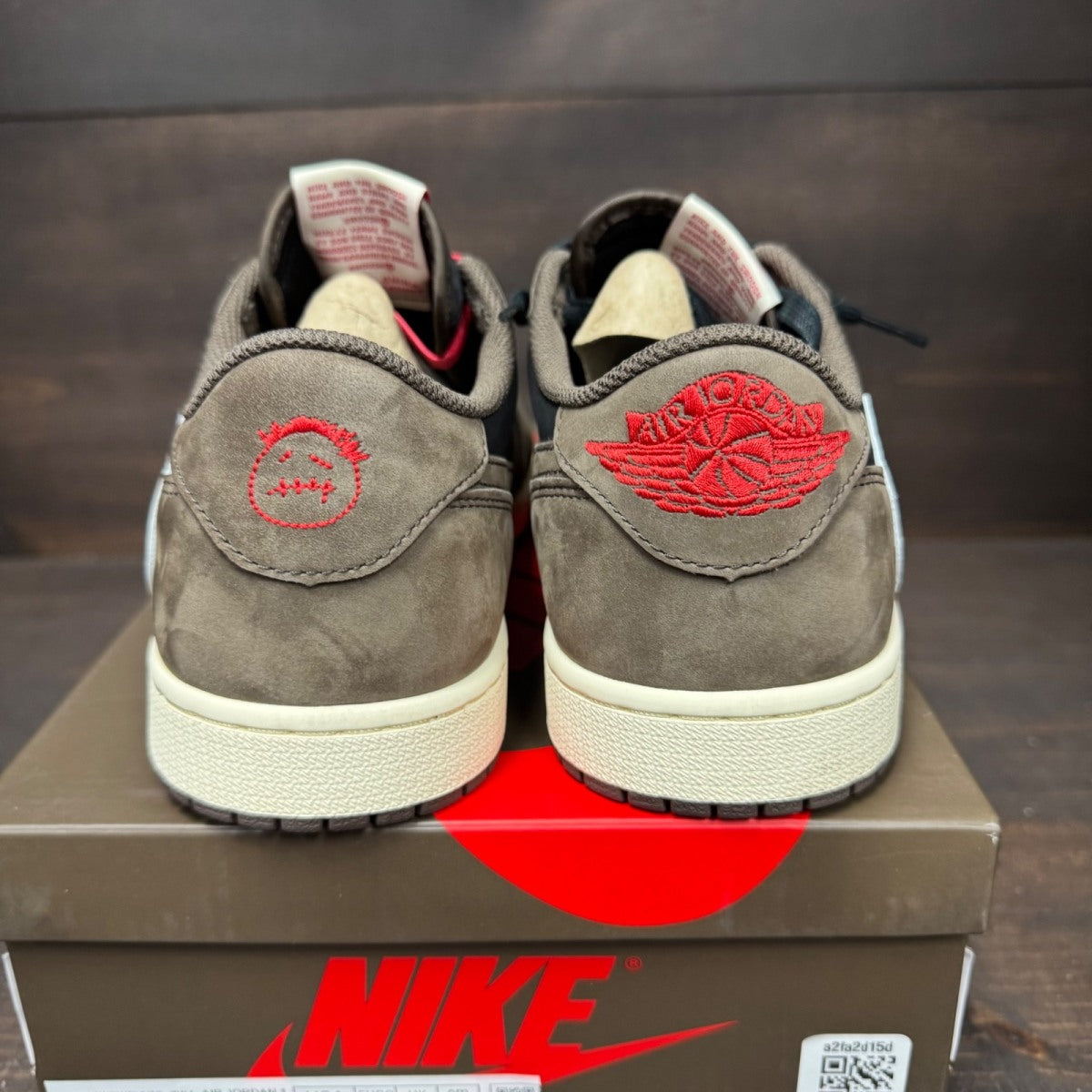 Jordan 1 Retro Low OG SP Travis Scott Mocha Size 10 (Pre-Owned) - Image 5