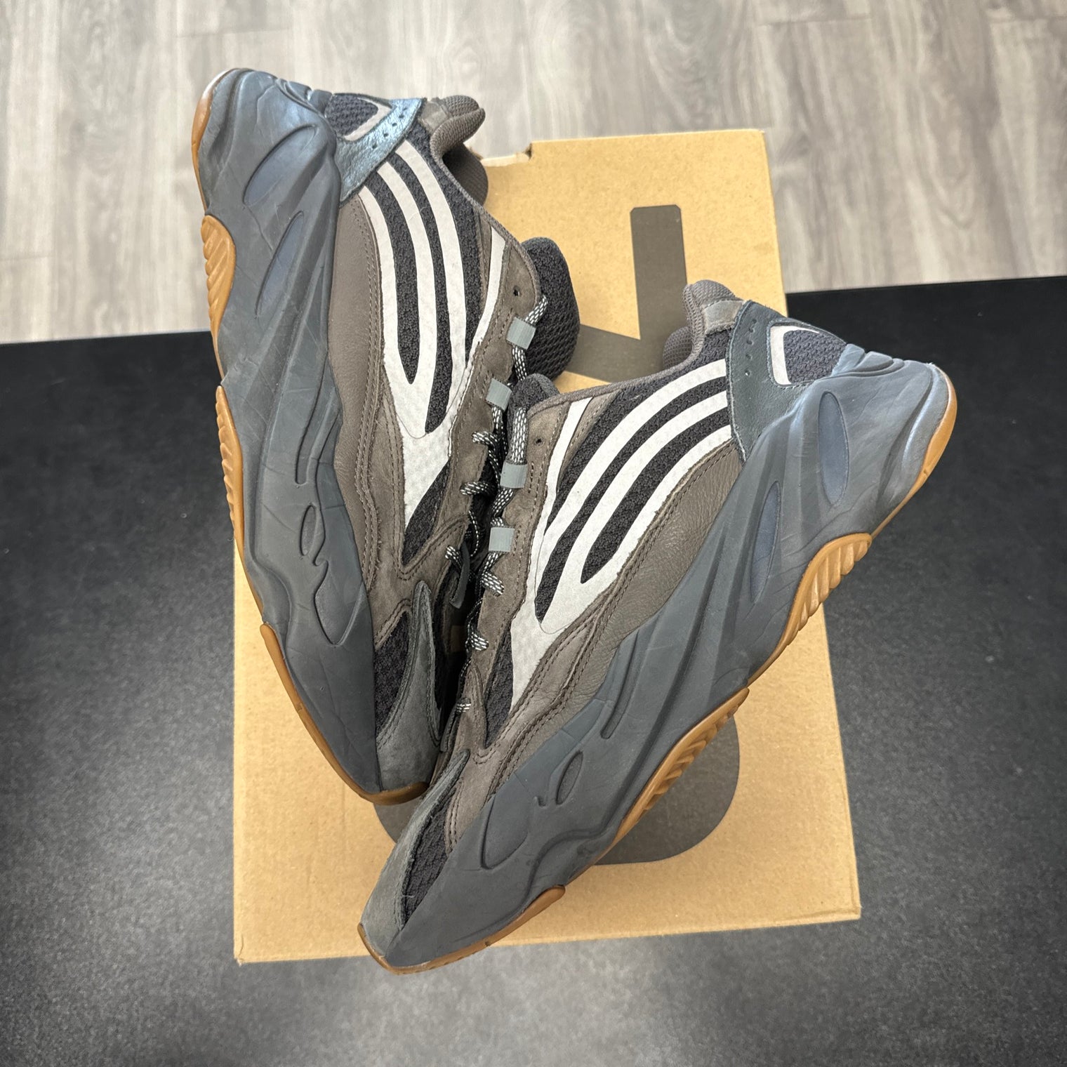 Yeezy 700 Boost Geode(USED)