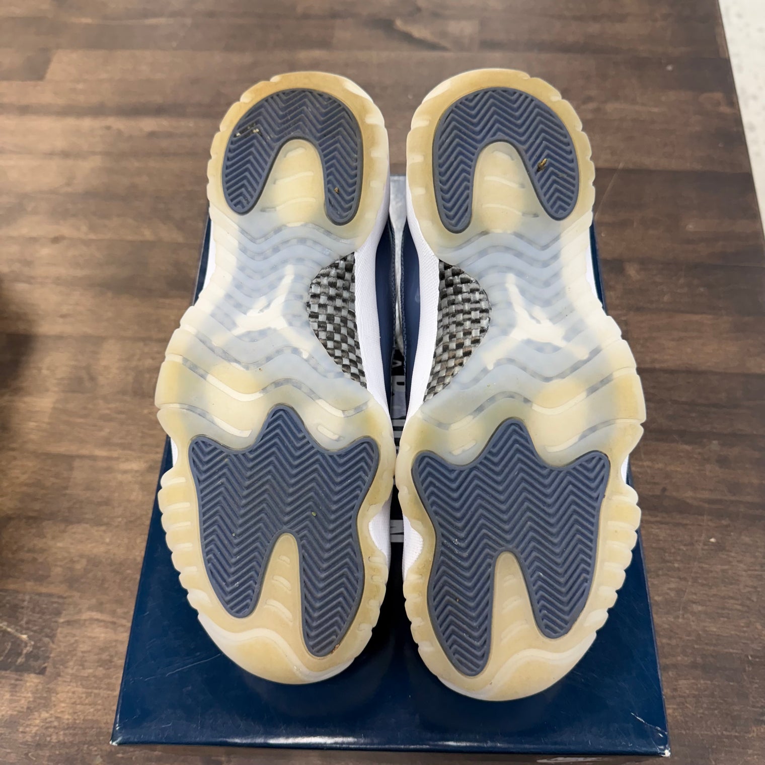 Diffused Blue Jordan 11 Low (USED)