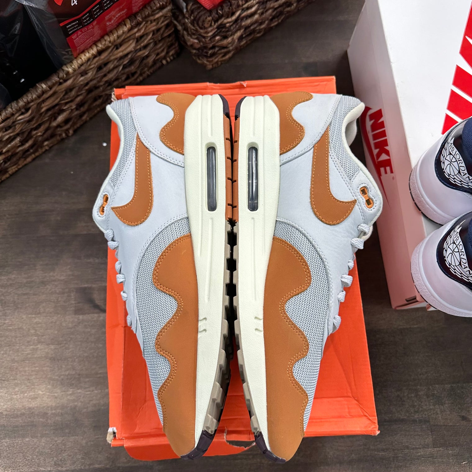 Patta Monarch Nike Air Max 1 (USED, Replacement Box)