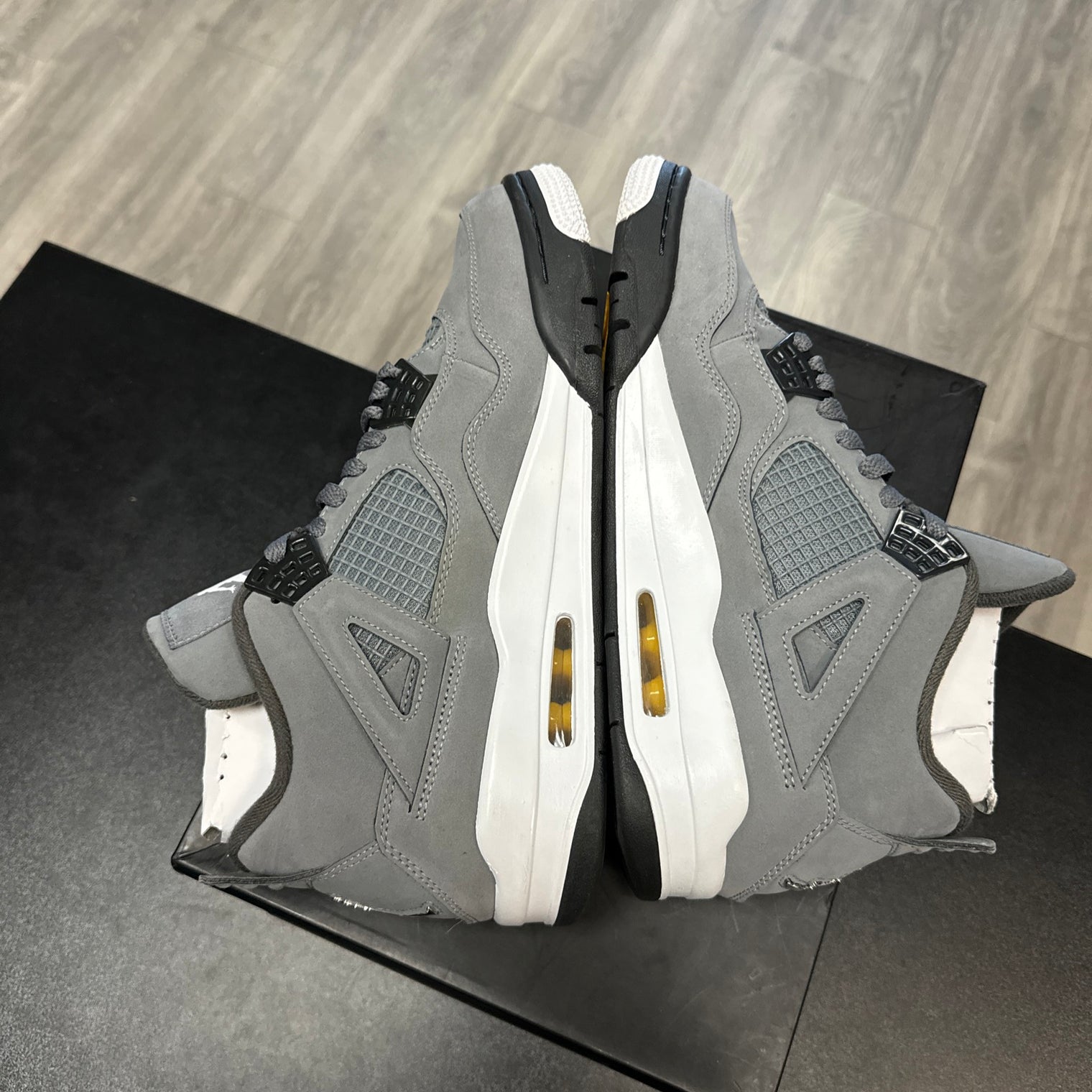 Cool Grey Jordan 4 (Lightly Worn)
