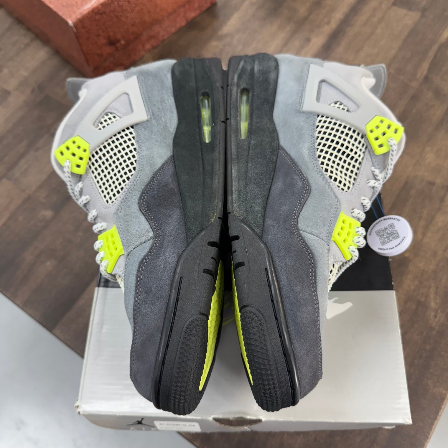Neon 95 Jordan 4 Retro (USED)