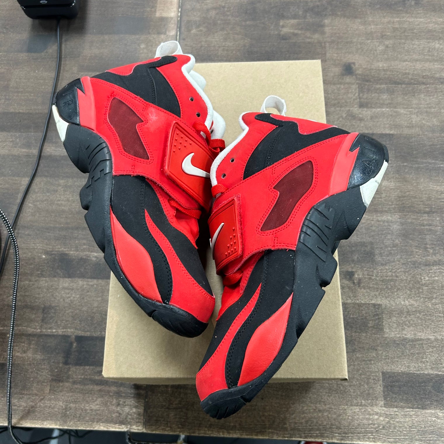 Challenge Red Black Nike Air Diamond Turf (US 9) (USED,No Box)