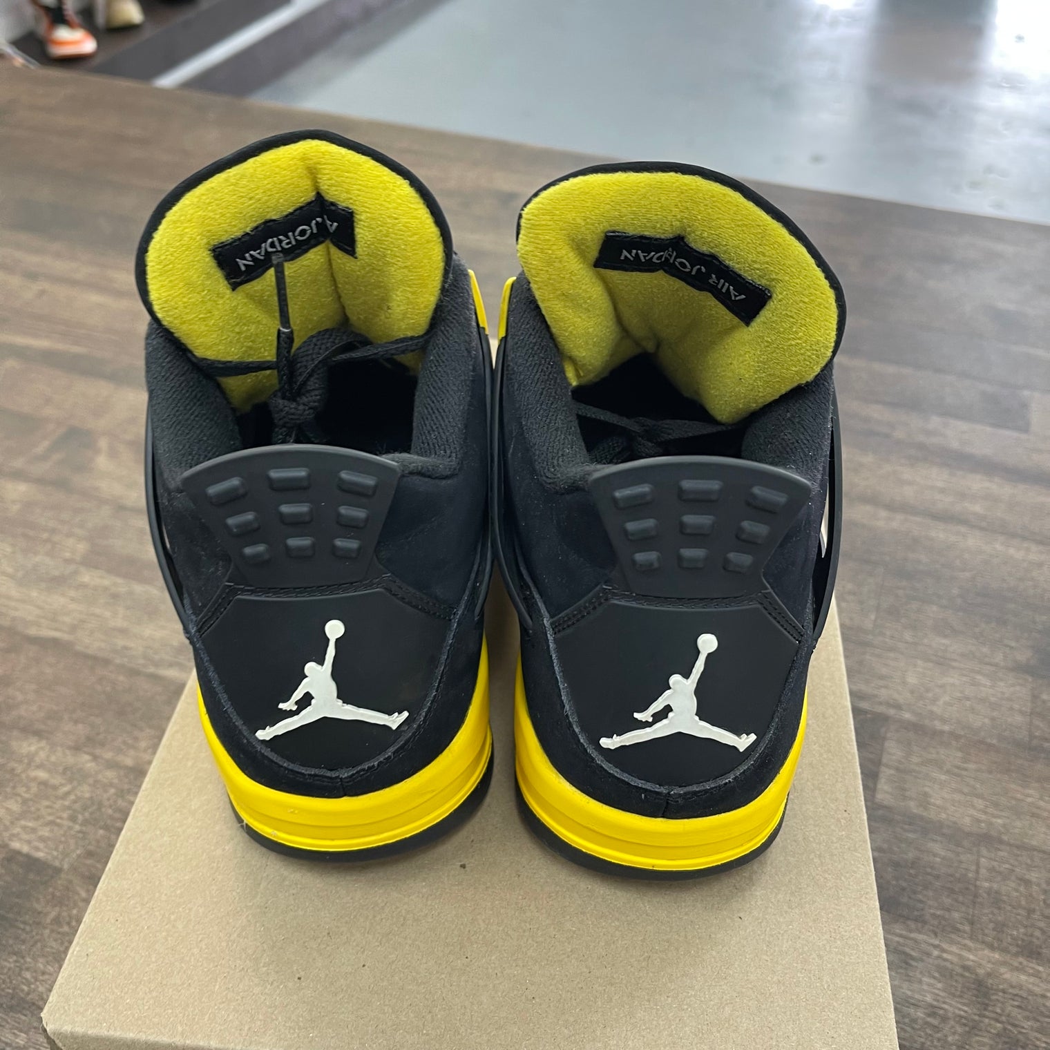 Yellow Thunder Jordan 4 (USED,No Box)