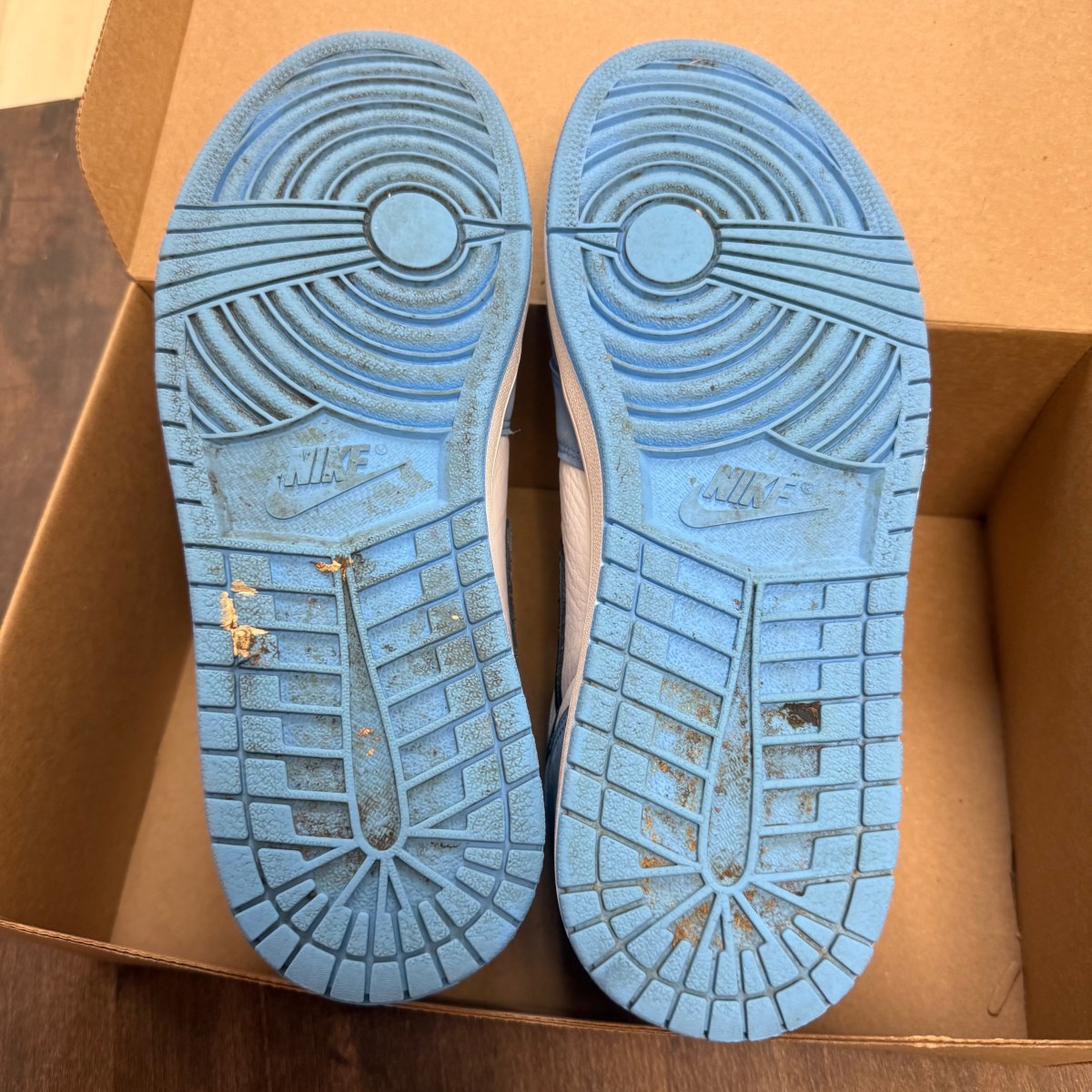 Jordan 1 Retro High OG University Blue Size 11.5 (Pre-Owned) - Image 3