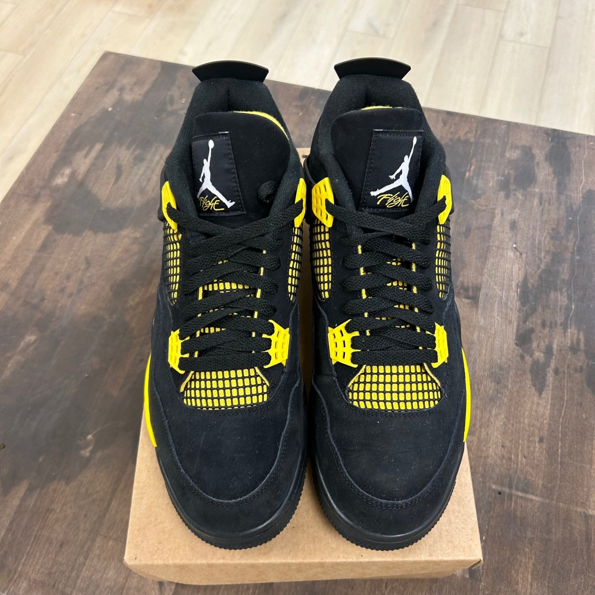 Jordan 4 Retro Thunder (2023) Size 11.5 (Pre-Owned) - Image 2