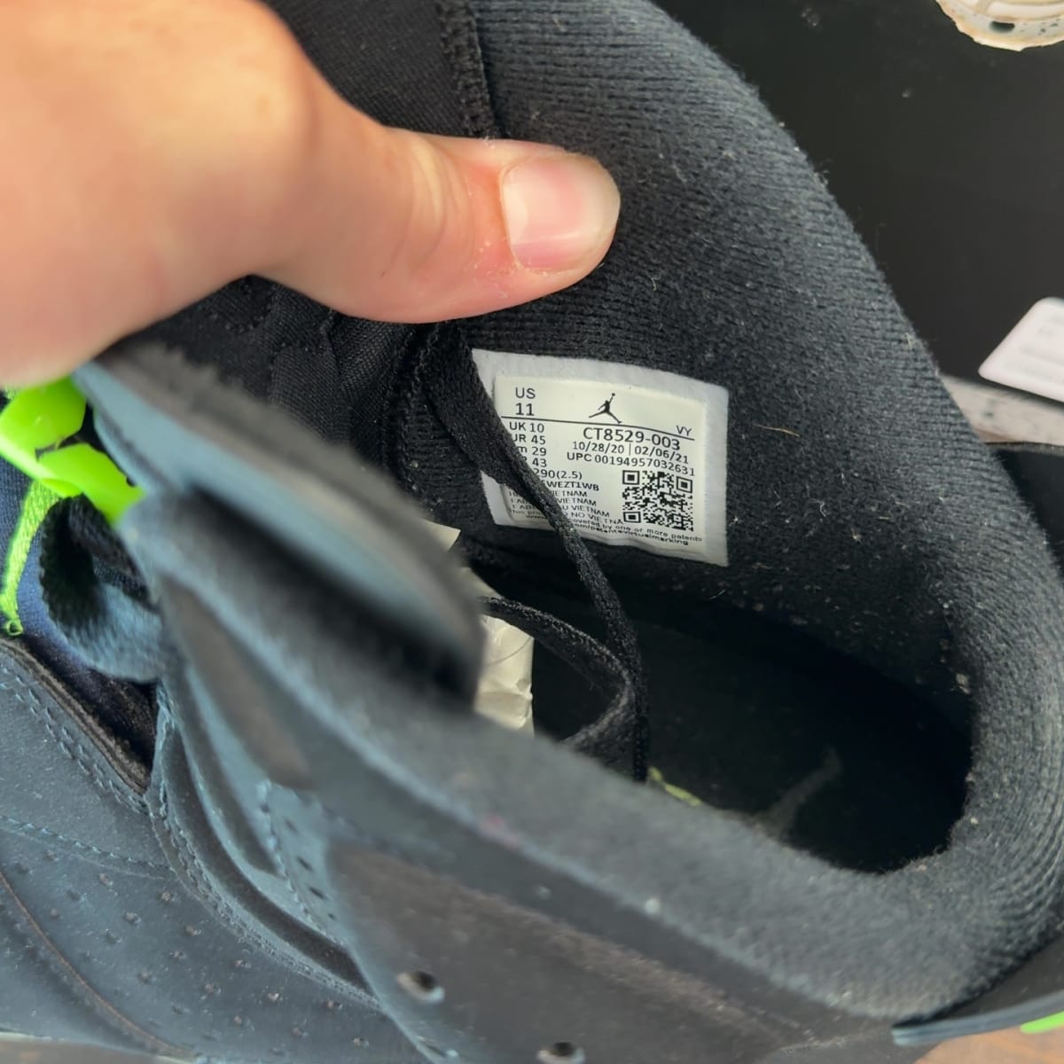 Jordan 6 Retro Electric Green Size 11 (Pre-Owned) - aux