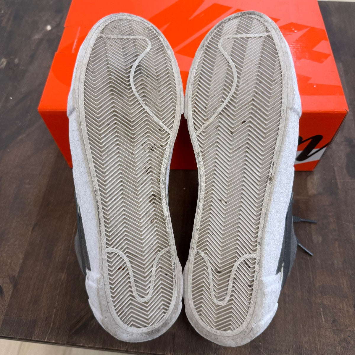Nike Blazer Low sacai Iron Grey - Image 3