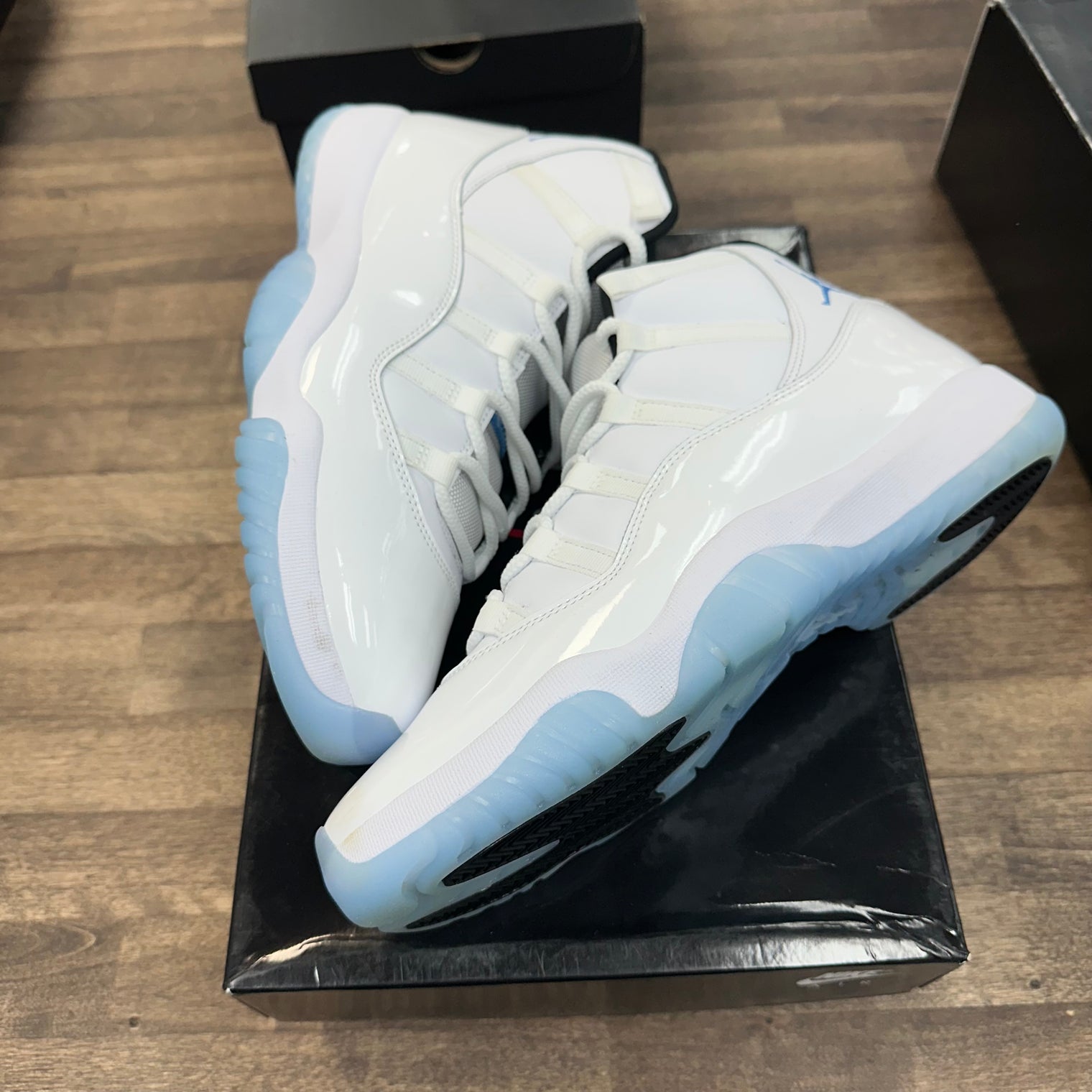 Legend Blue Jordan 11 (2024) (USED)