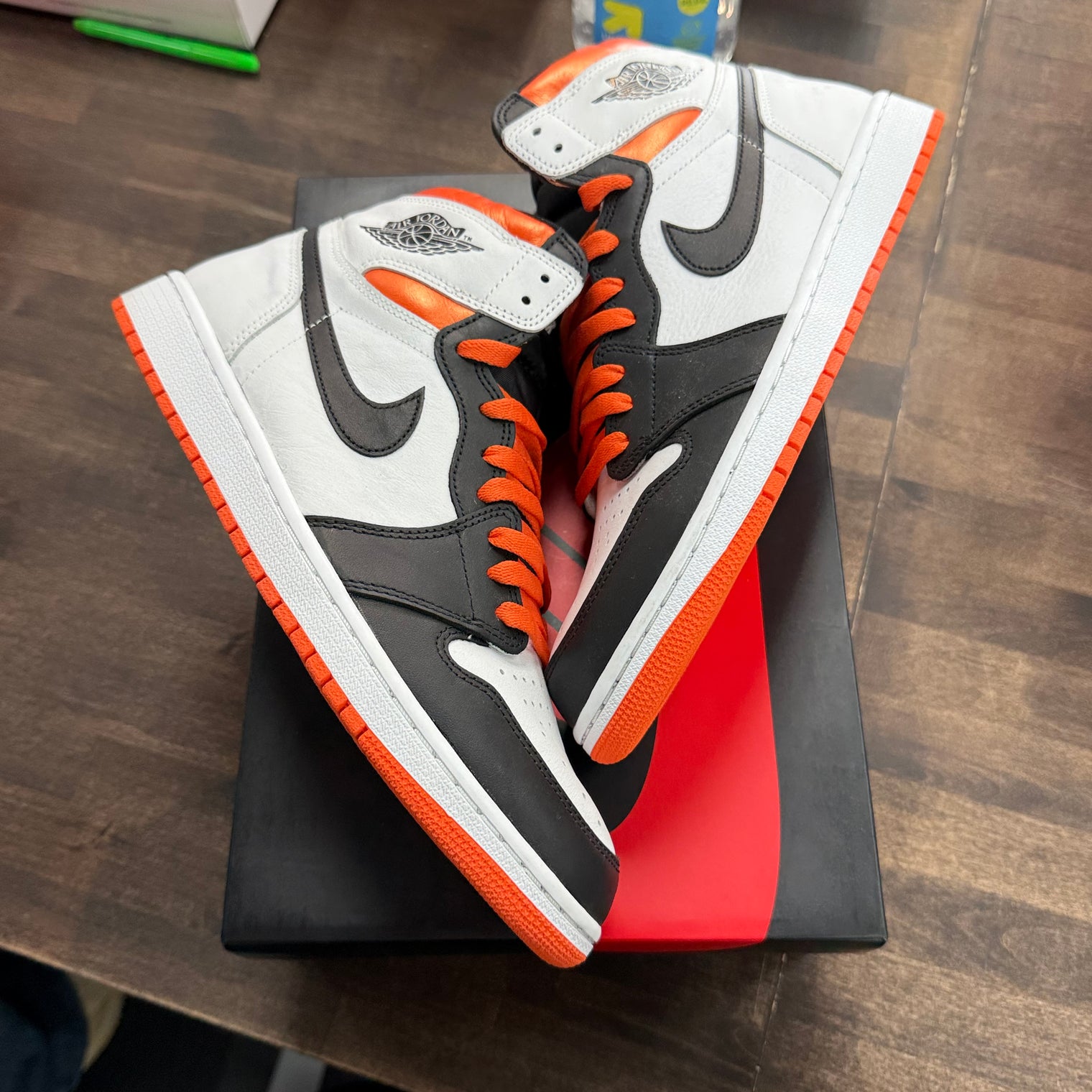 Electro Orange Jordan 1 High (USED)